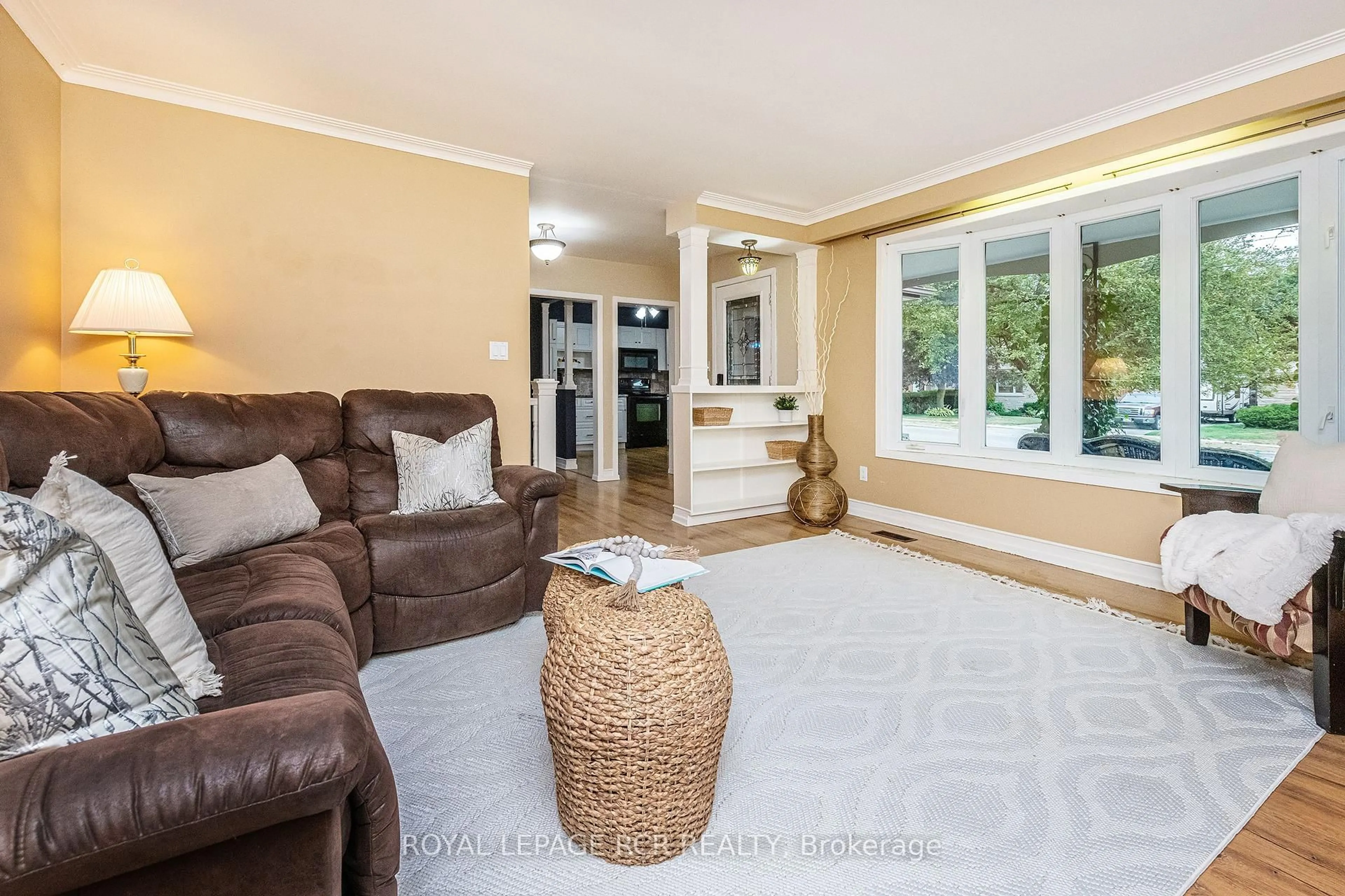 Living room with furniture, unknown for 76 Elizabeth St, Orangeville Ontario L9W 1C6