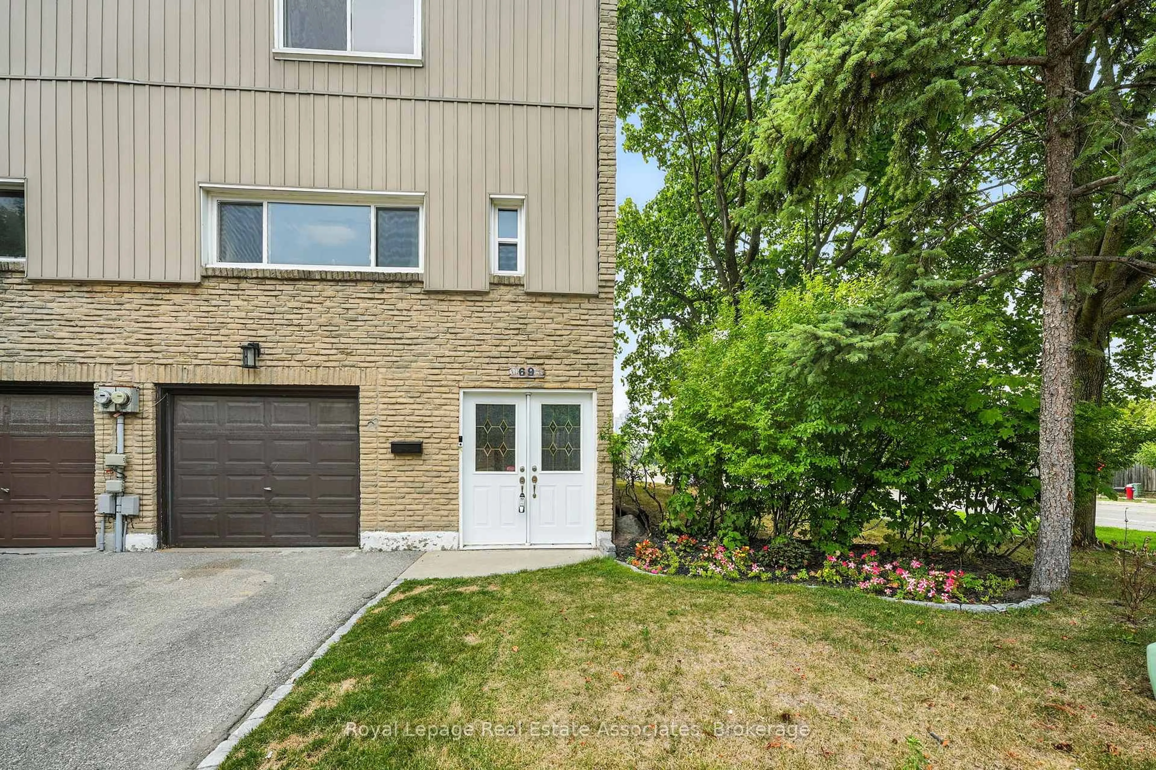 Unknown for 400 Bloor St #69, Mississauga Ontario L5A 3M8