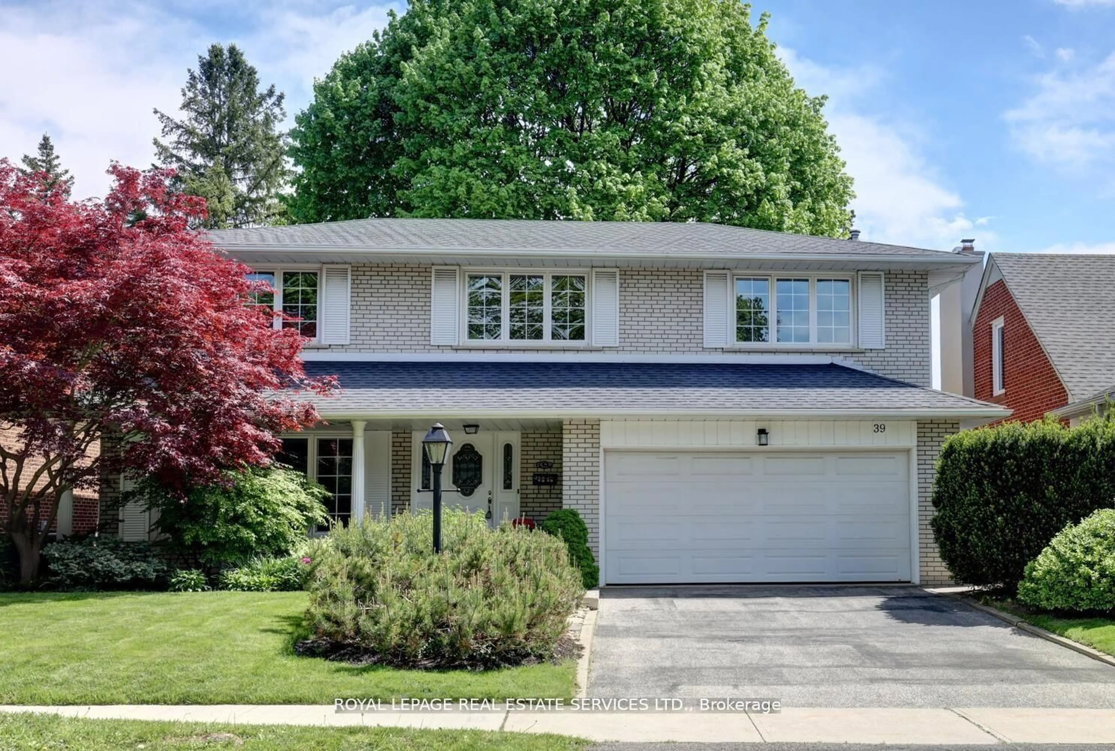 Home with vinyl exterior material, street for 39 Pettit Dr, Toronto Ontario M9R 2W6