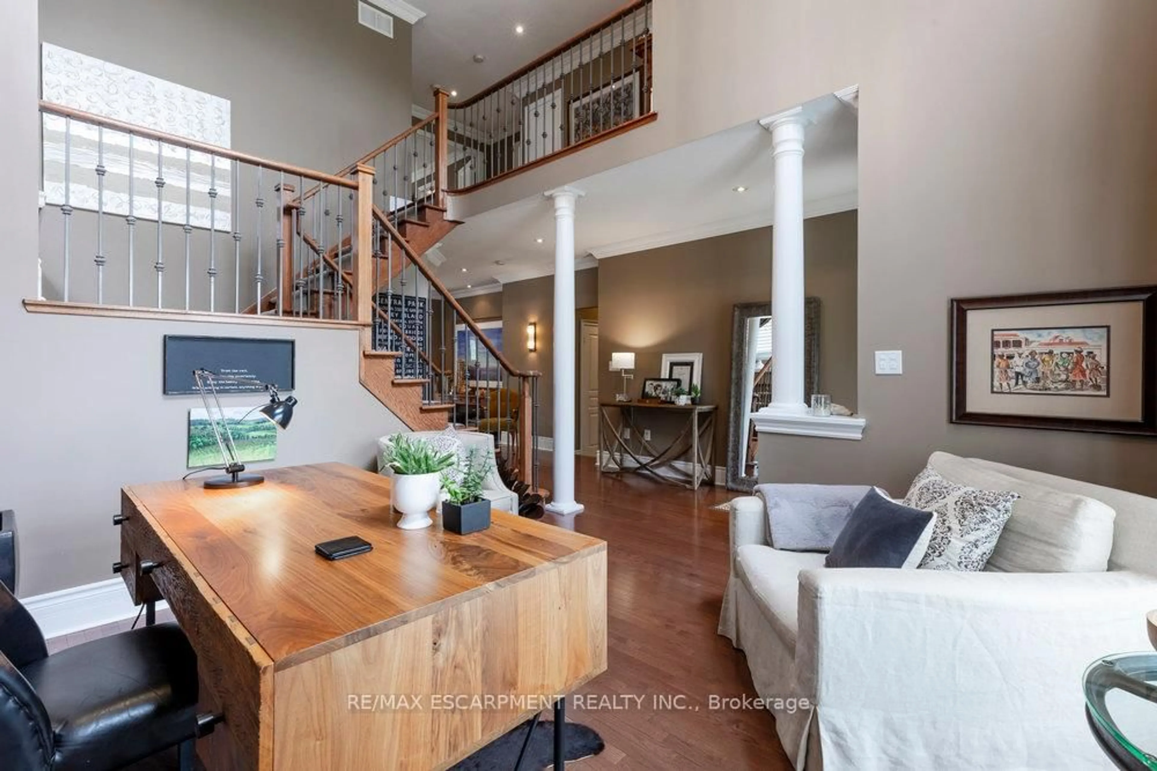 Indoor entryway for 4212 Kane Cres, Burlington Ontario L7M 5C1