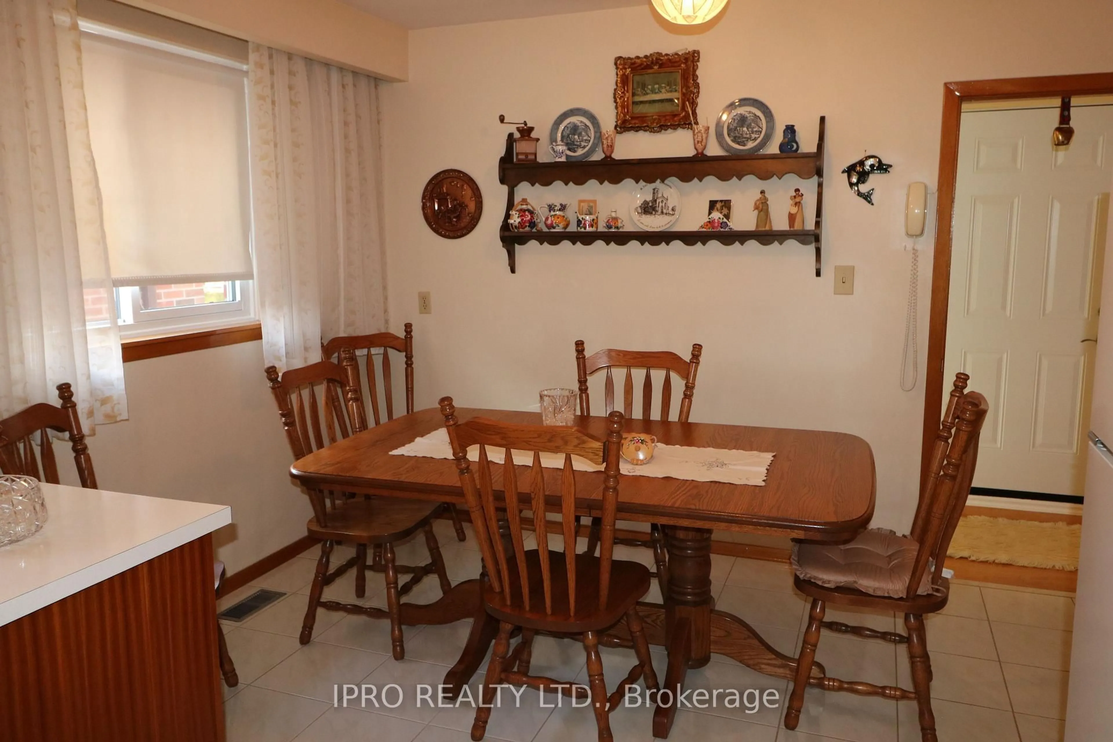 Dining room, unknown for 26 Starview Dr, Toronto Ontario M9M 1K8