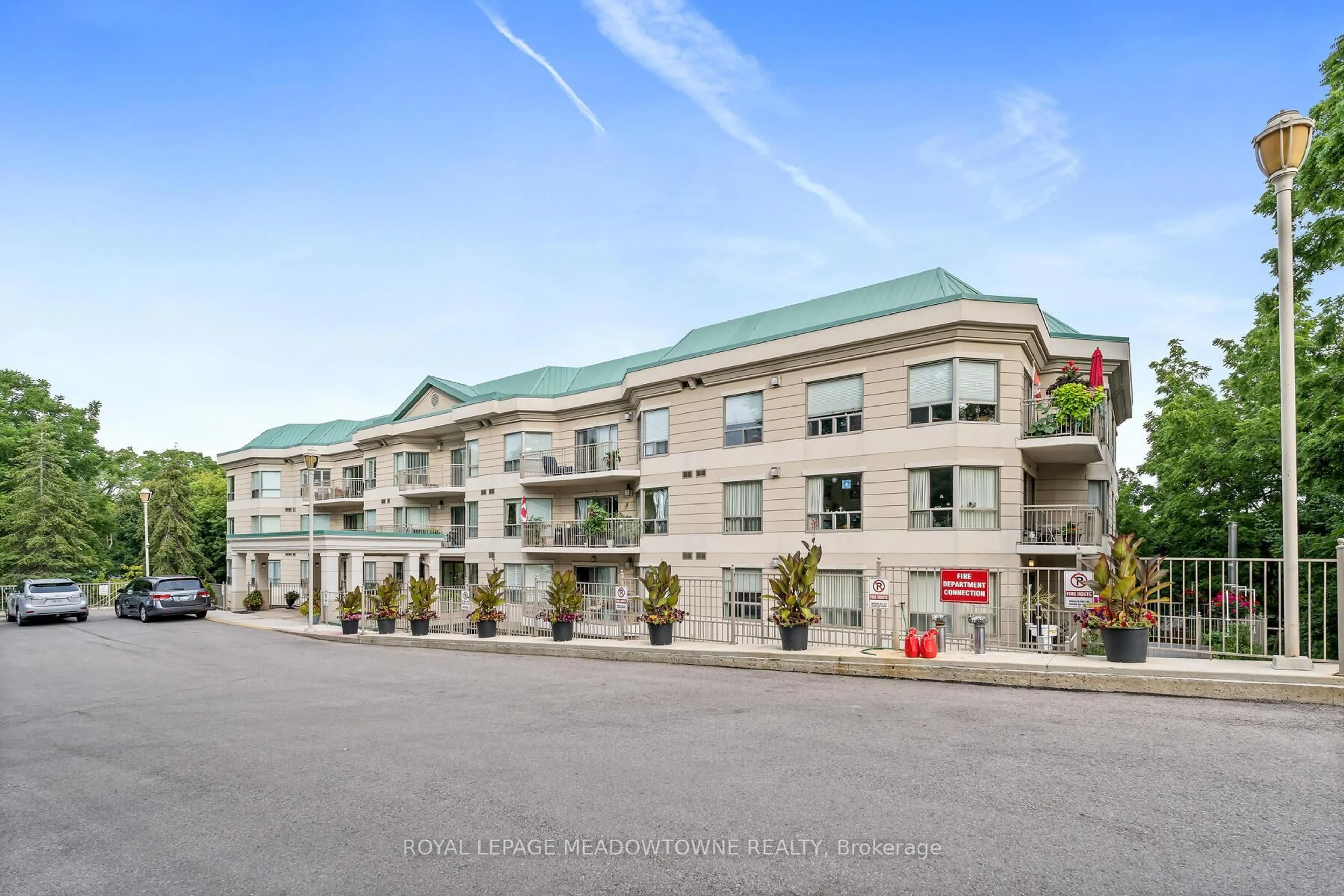 Unknown for 24 Chapel St #104, Halton Hills Ontario L7G 6A7