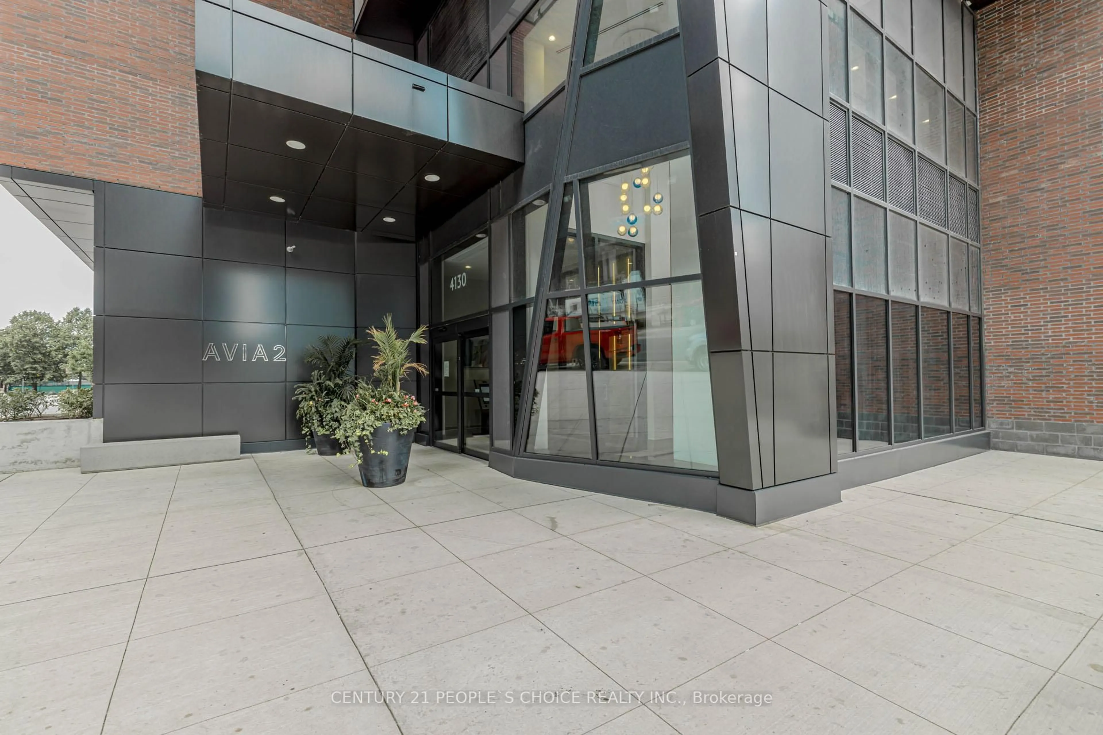 Indoor foyer for 4130 Parkside Village Dr #2506, Mississauga Ontario L5B 3M8