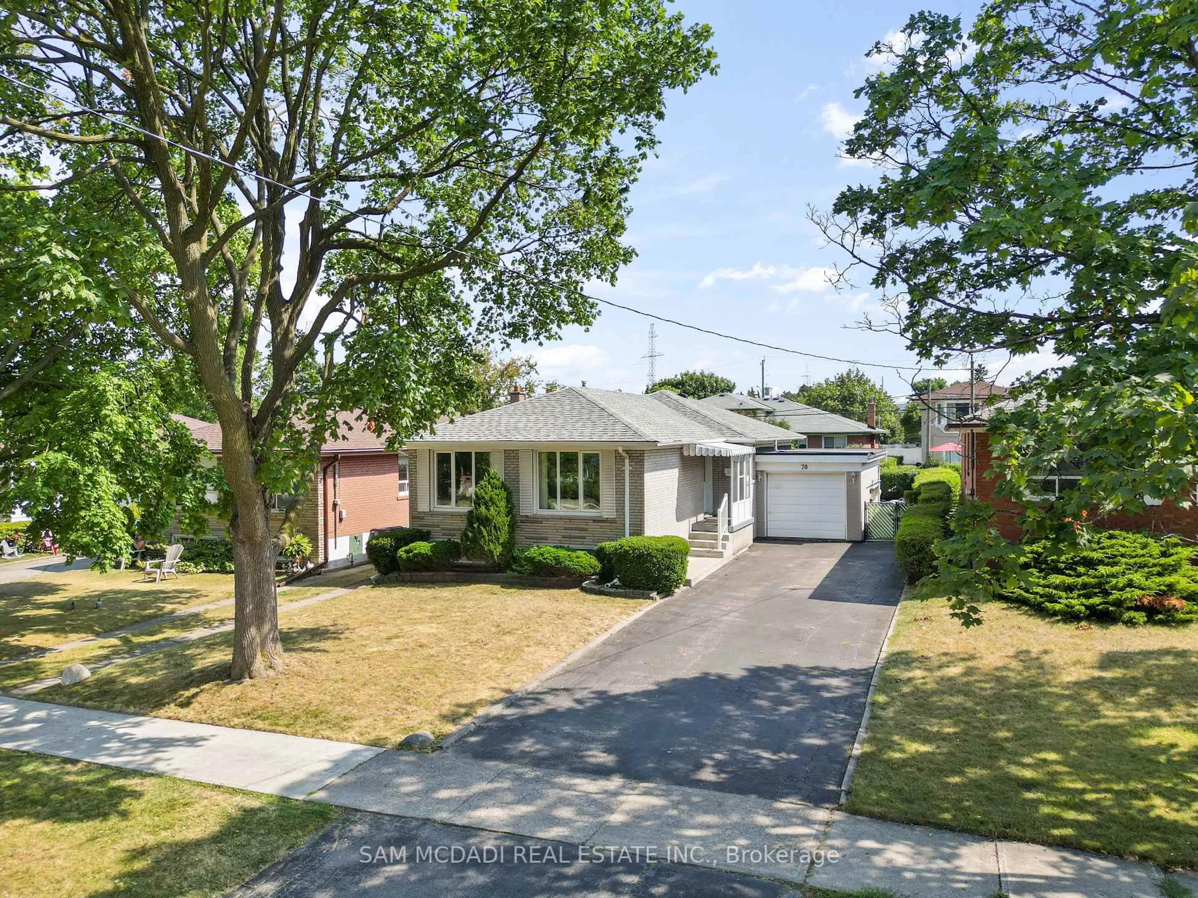 A pic from outside/outdoor area/front of a property/back of a property/a pic from drone, street for 70 Frost St, Toronto Ontario M9W 1Y8