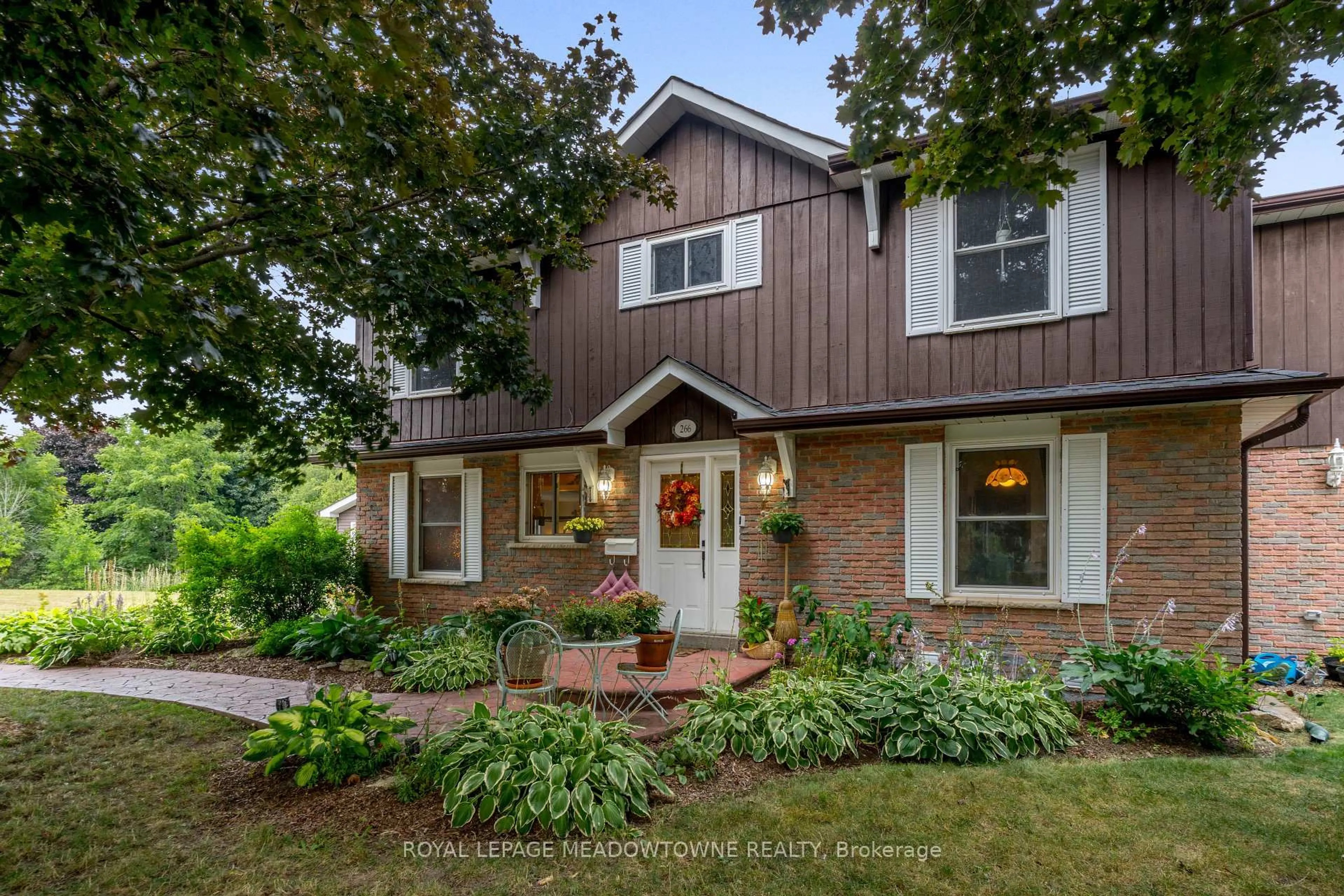 Home with brick exterior material, street for 266 Mcdonald Blvd, Halton Hills Ontario L7J 2R9