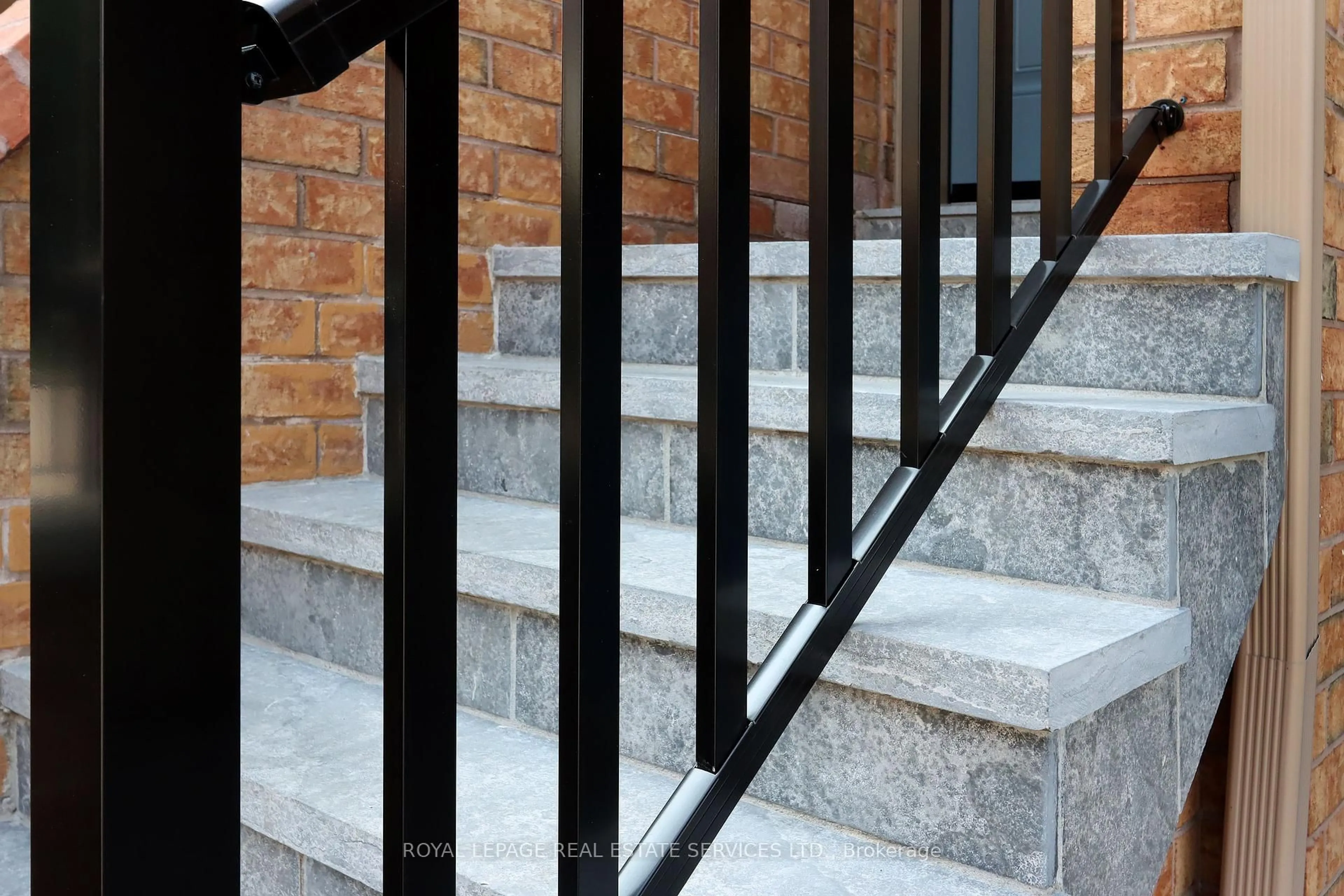 Stairs for 1168 Arena Rd #77, Mississauga Ontario L4Y 4K7
