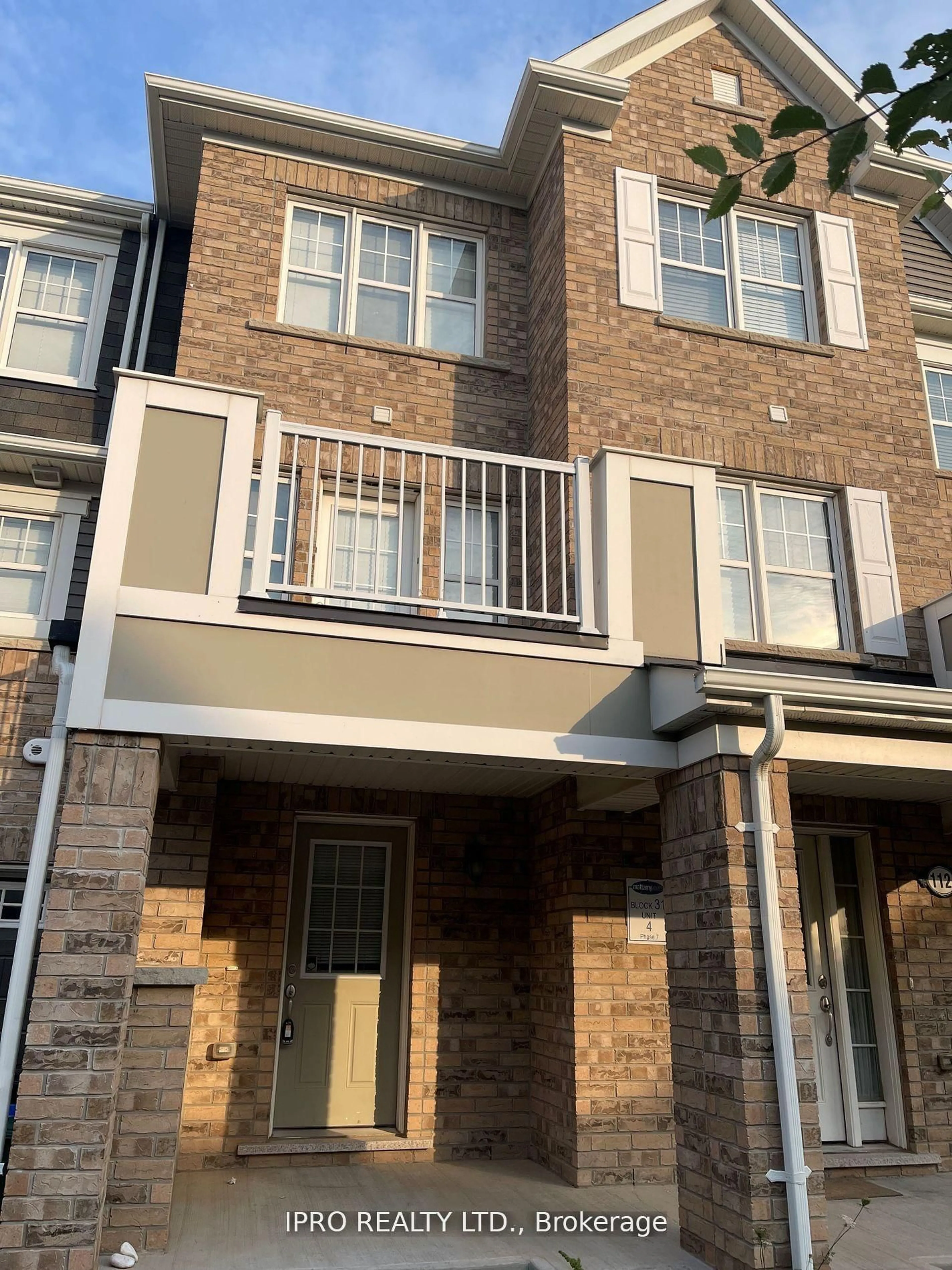 Home with brick exterior material, street for 114 FROST Crt, Milton Ontario L9E 1G4