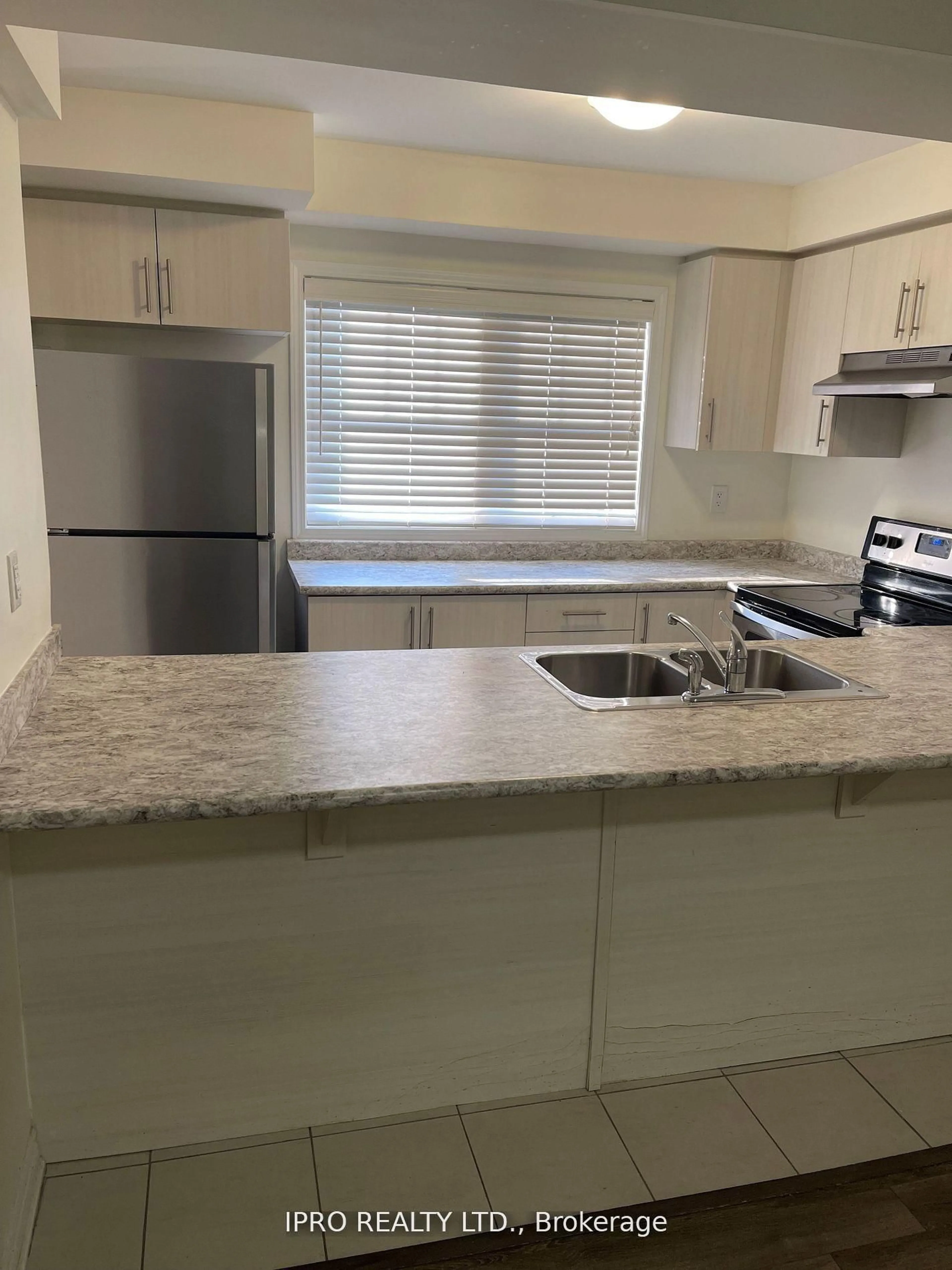 Standard kitchen, unknown for 114 FROST Crt, Milton Ontario L9E 1G4