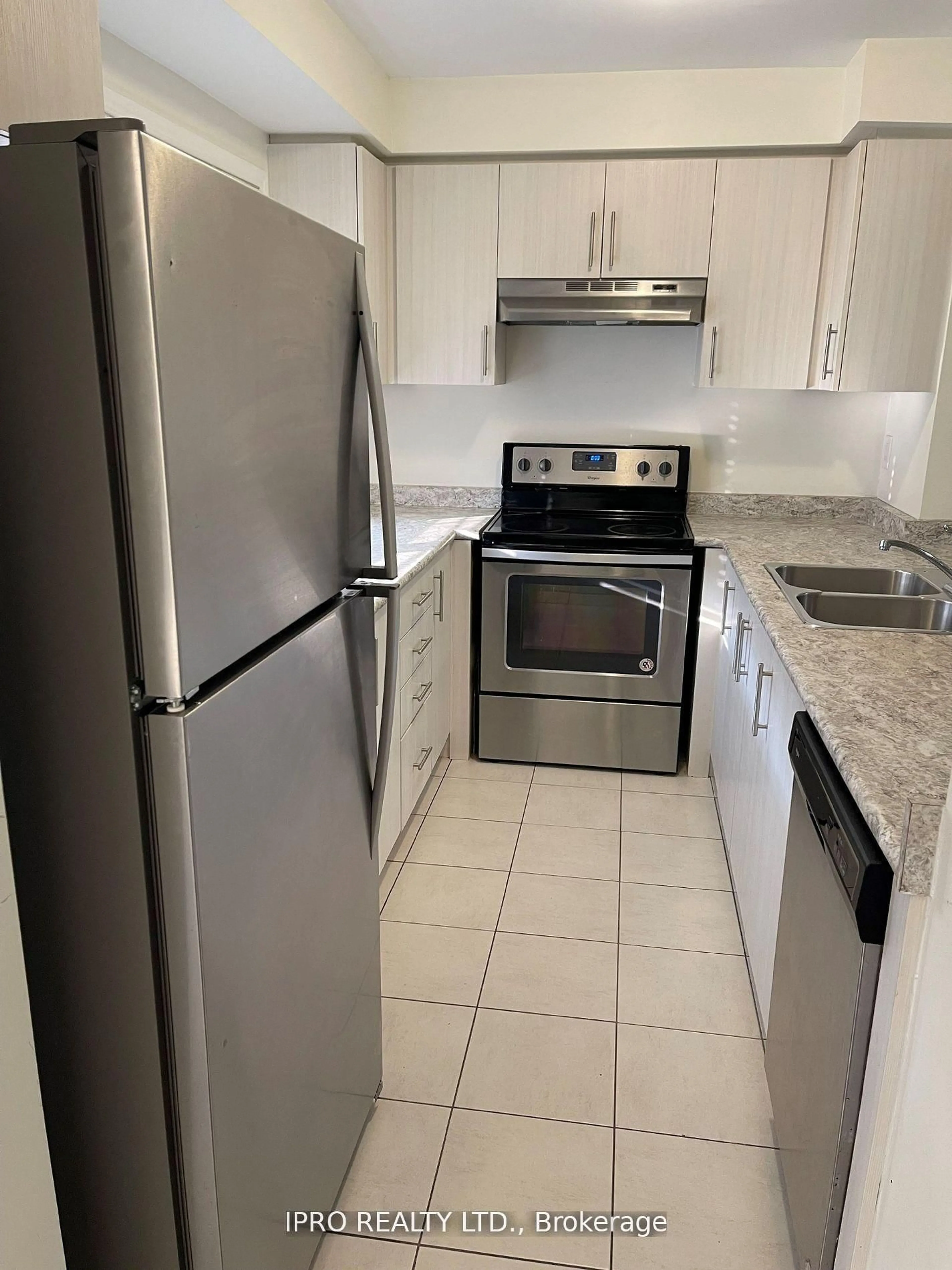 Standard kitchen, unknown for 114 FROST Crt, Milton Ontario L9E 1G4