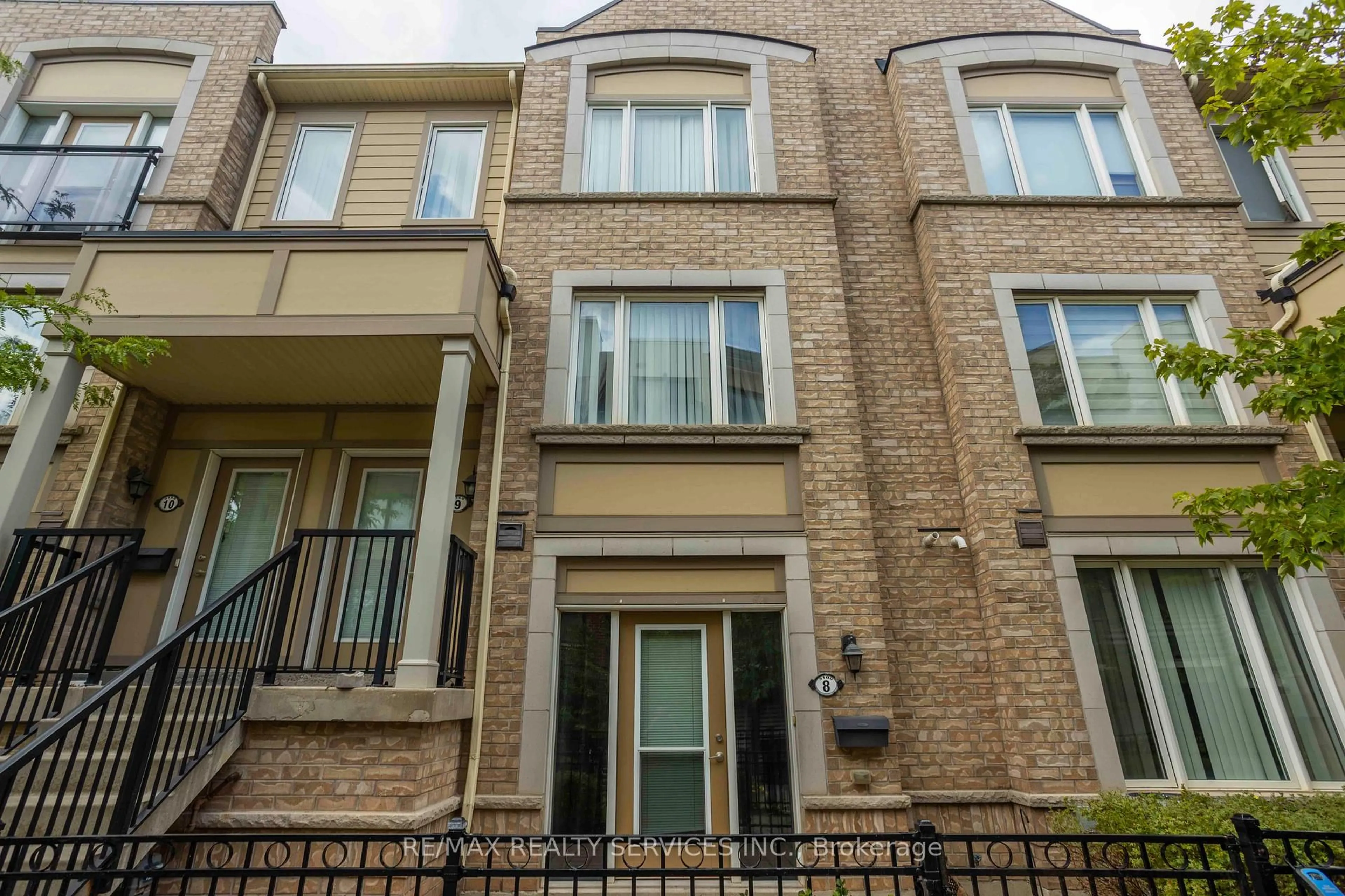 Home with brick exterior material, street for 3100 Boxford Cres #8, Mississauga Ontario L5M 0P4