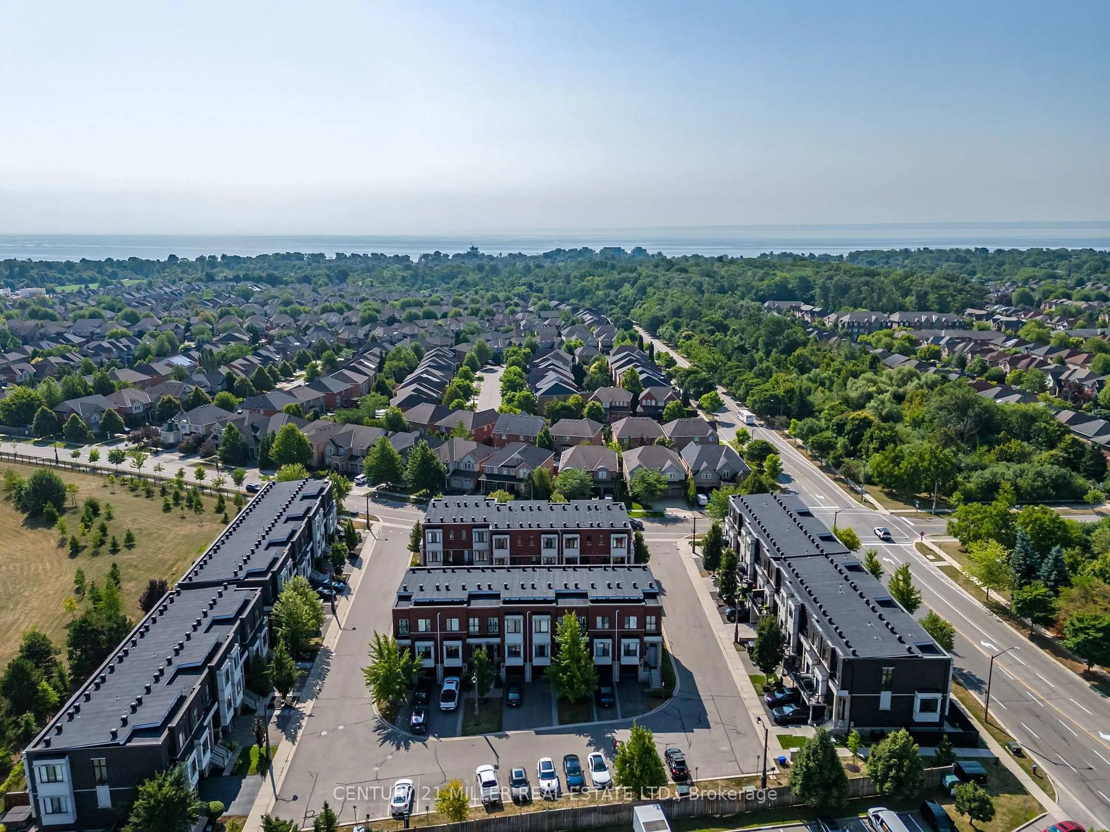 A pic from outside/outdoor area/front of a property/back of a property/a pic from drone, unknown for 469 Nautical Blvd, Oakville Ontario L6L 0E8