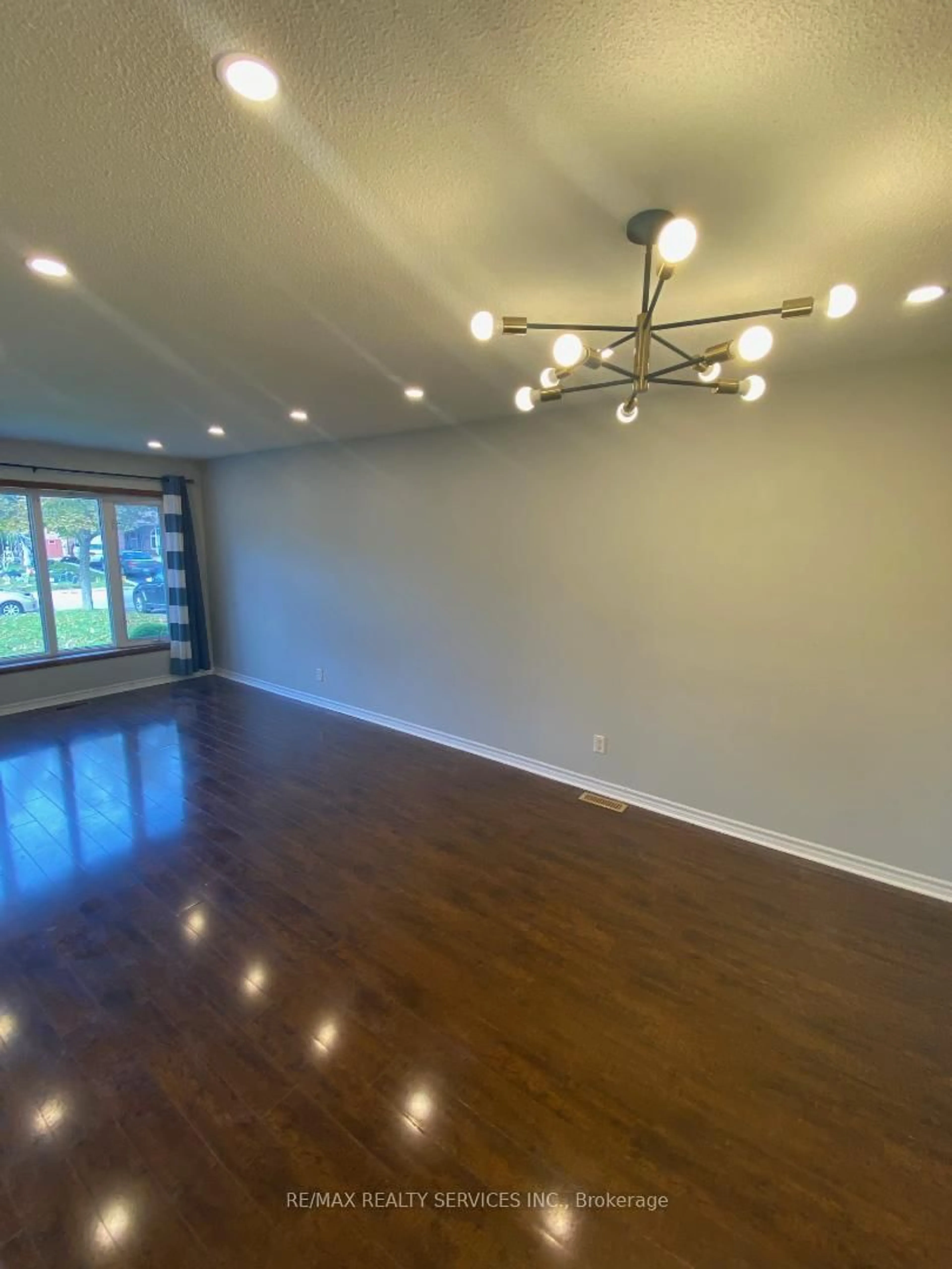 A pic of a room for 41 Manitou Cres, Brampton Ontario L6S 2Z6