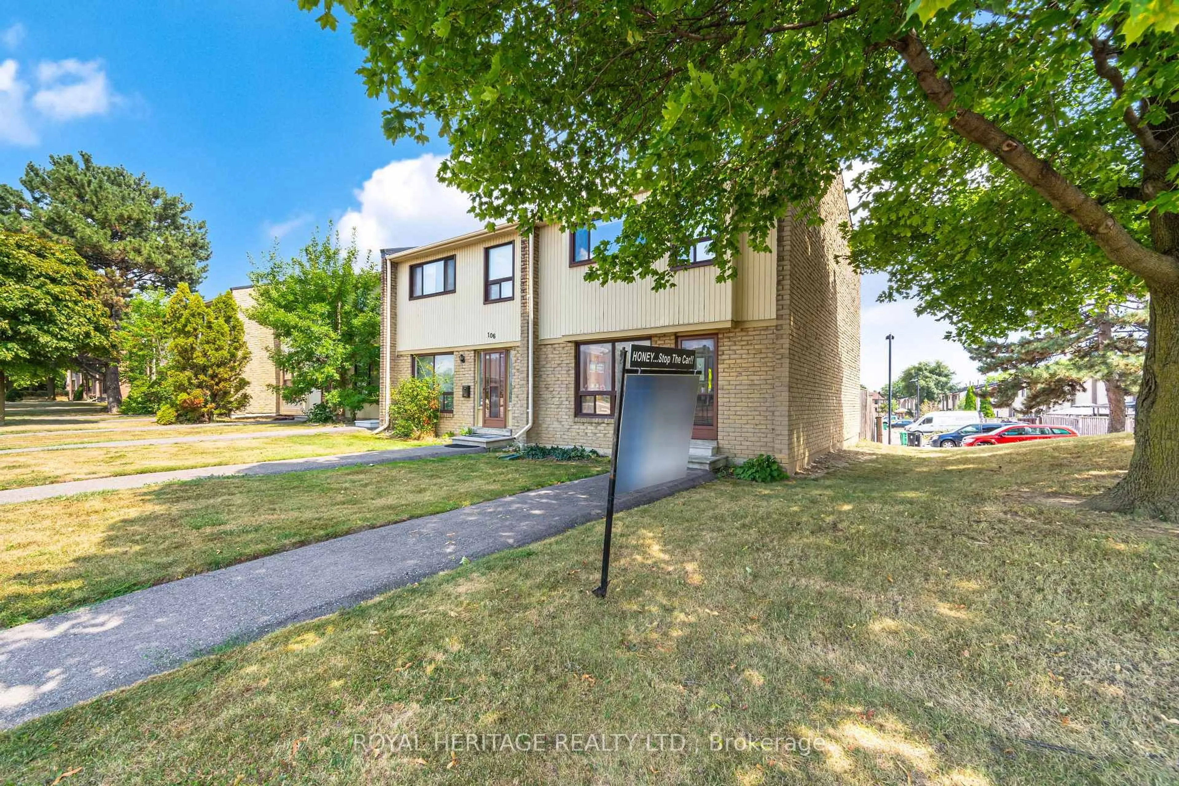 A pic from outside/outdoor area/front of a property/back of a property/a pic from drone, street for 107 Guildford Cres, Brampton Ontario L6S 3K2