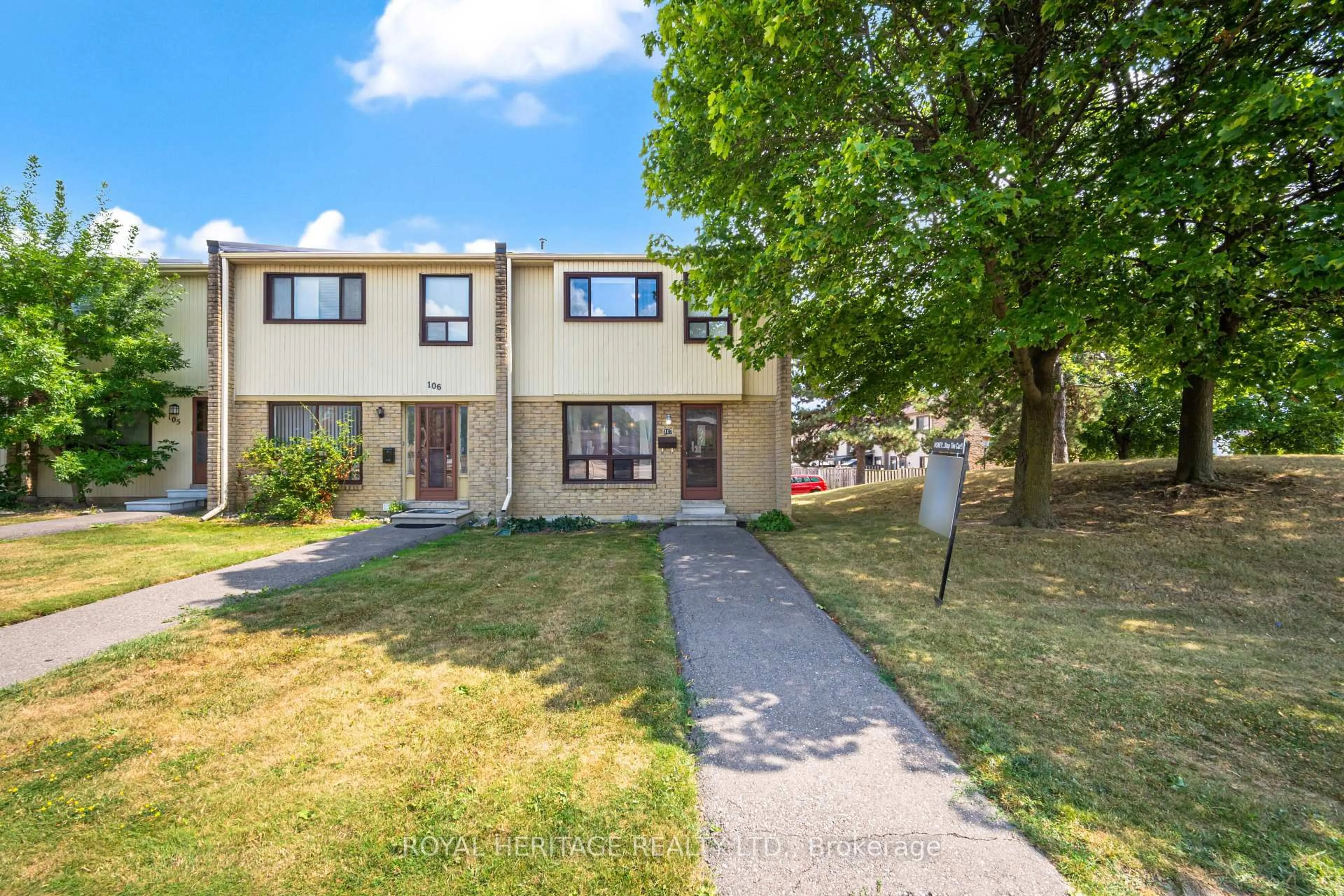A pic from outside/outdoor area/front of a property/back of a property/a pic from drone, street for 107 Guildford Cres, Brampton Ontario L6S 3K2