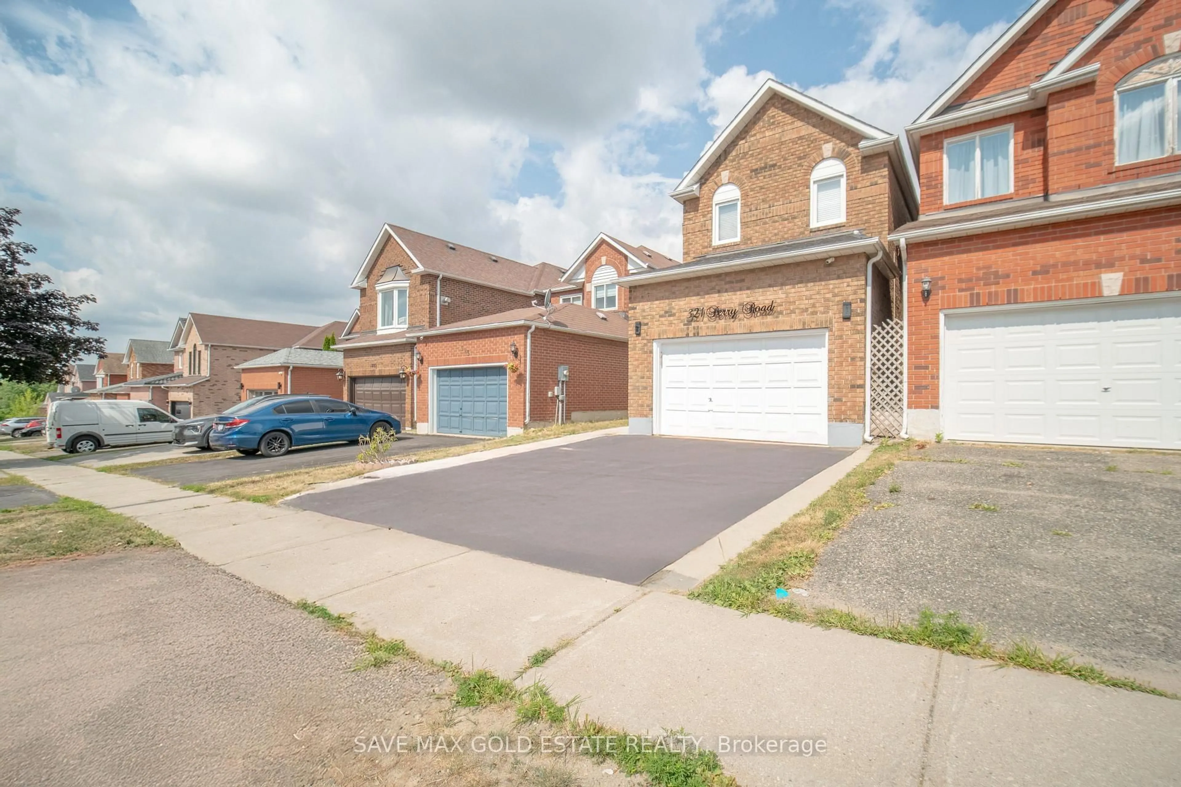 A pic from outside/outdoor area/front of a property/back of a property/a pic from drone, street for 321 Perry Rd, Orangeville Ontario L9W 4Y9