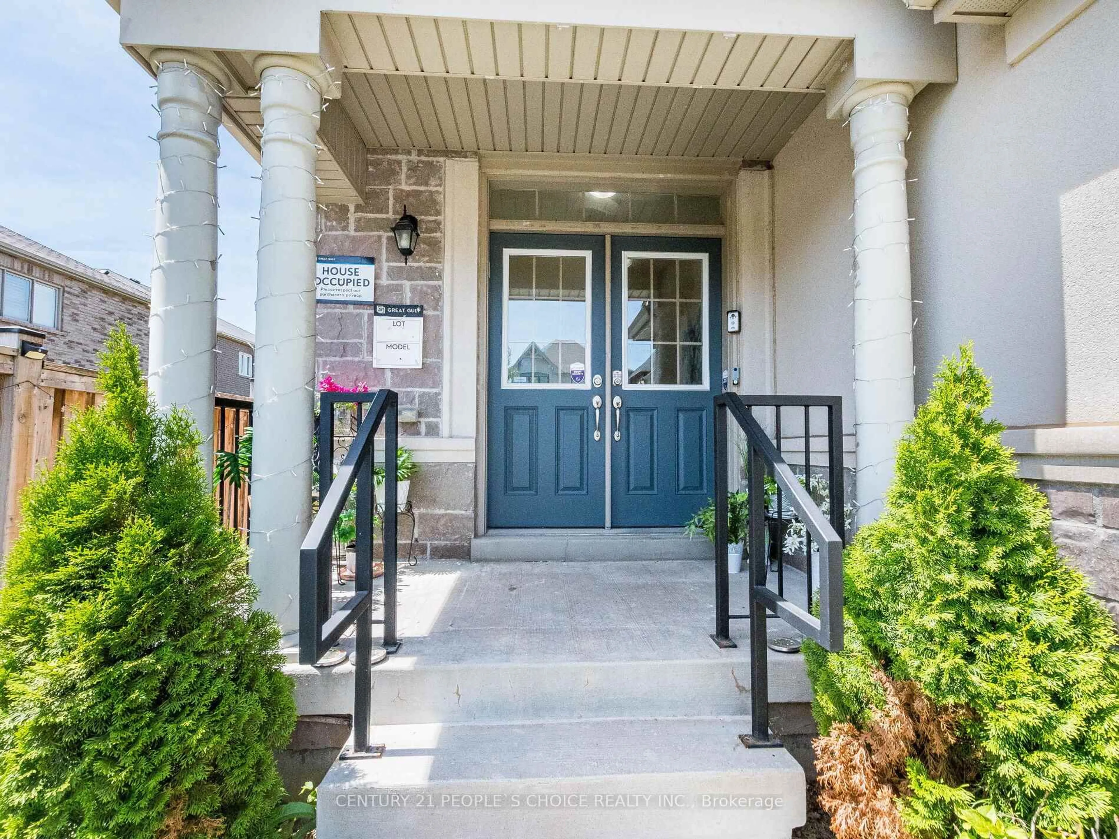 Indoor entryway for 4 Dunley Cres, Brampton Ontario L6X 5K3