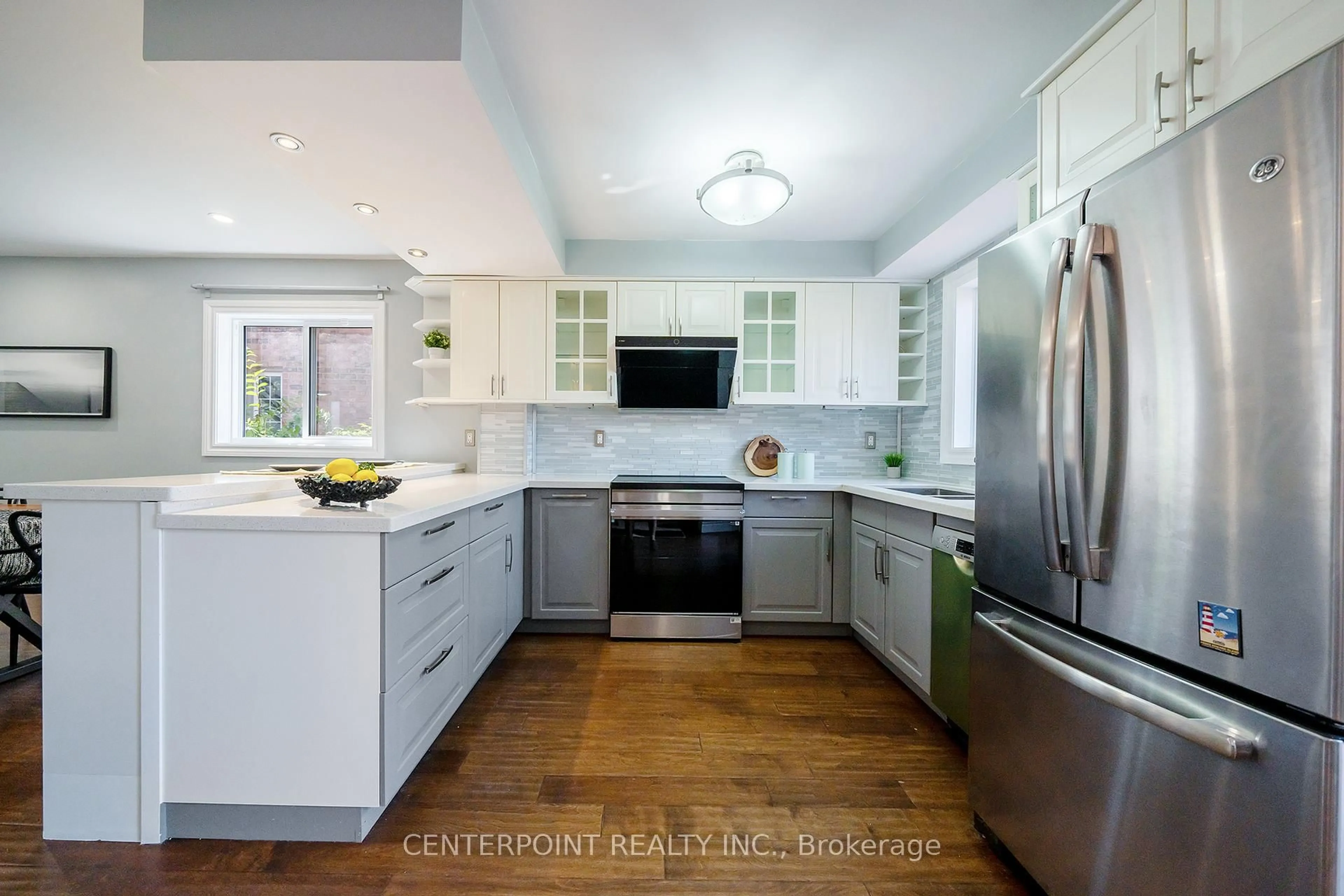 Contemporary kitchen, unknown for 523 Fothergill Blvd, Burlington Ontario L7L 6C8