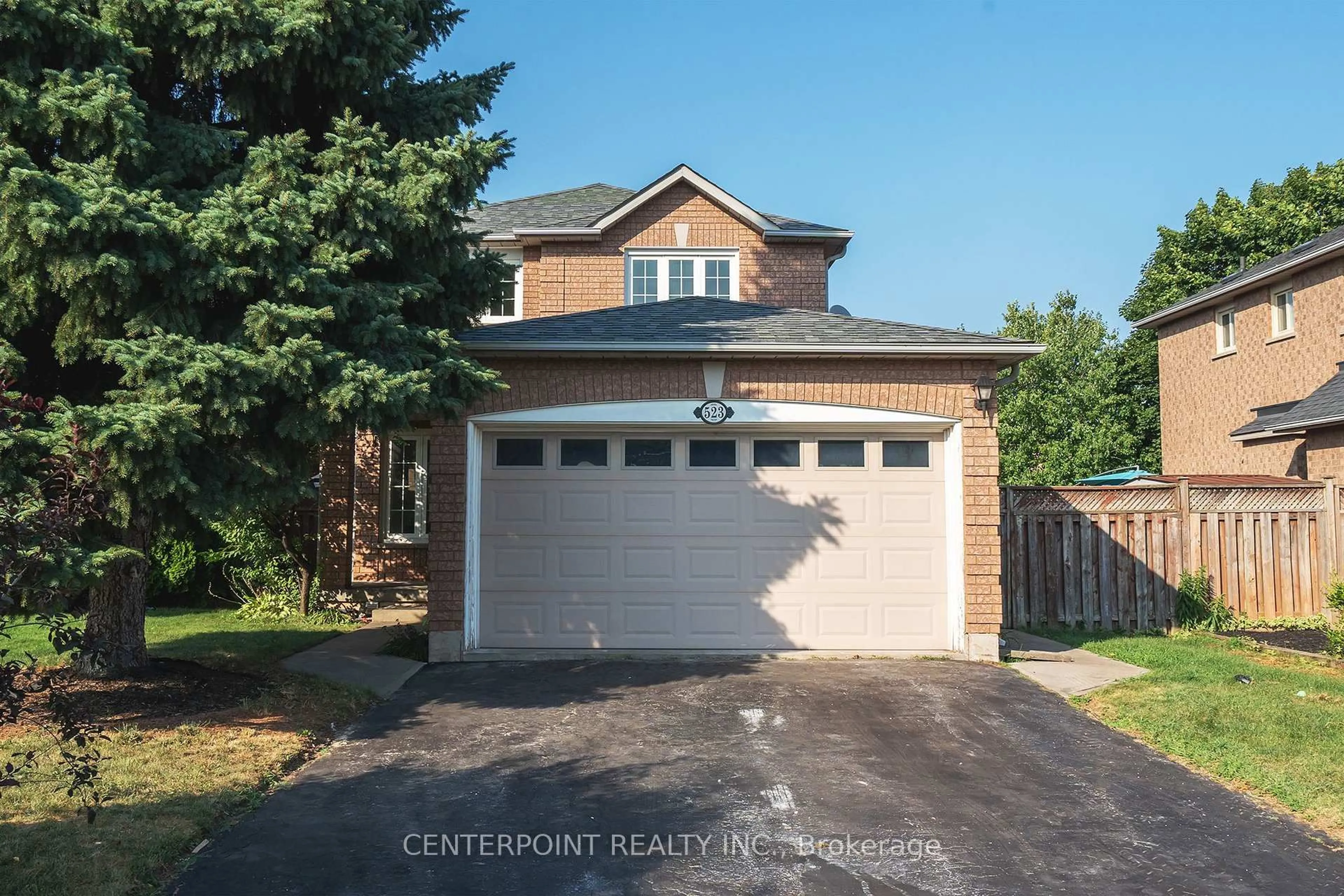 A pic from outside/outdoor area/front of a property/back of a property/a pic from drone, street for 523 Fothergill Blvd, Burlington Ontario L7L 6C8