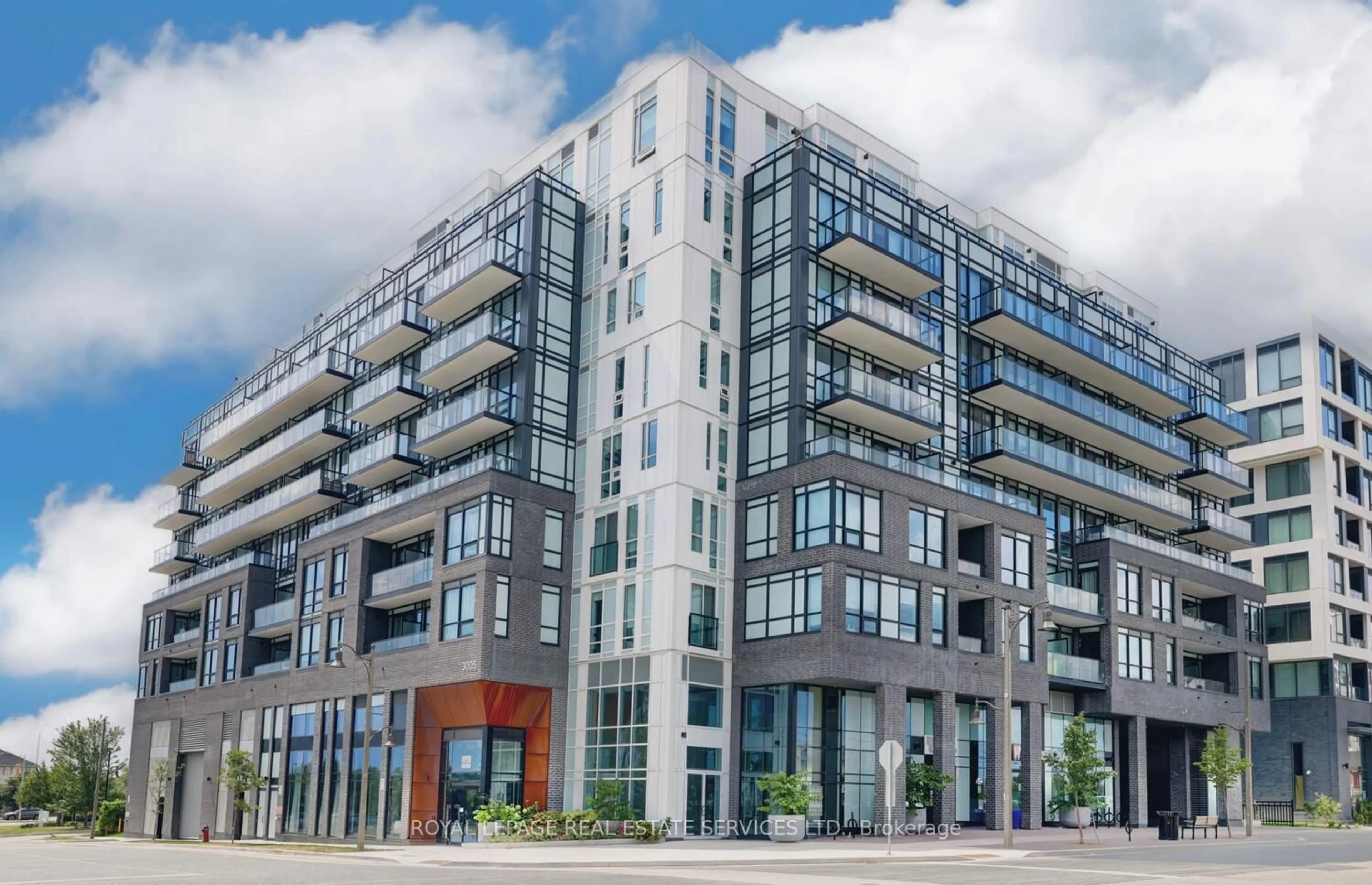 Patio, building for 3005 Pine Glen Rd #712, Oakville Ontario L6M 5P5