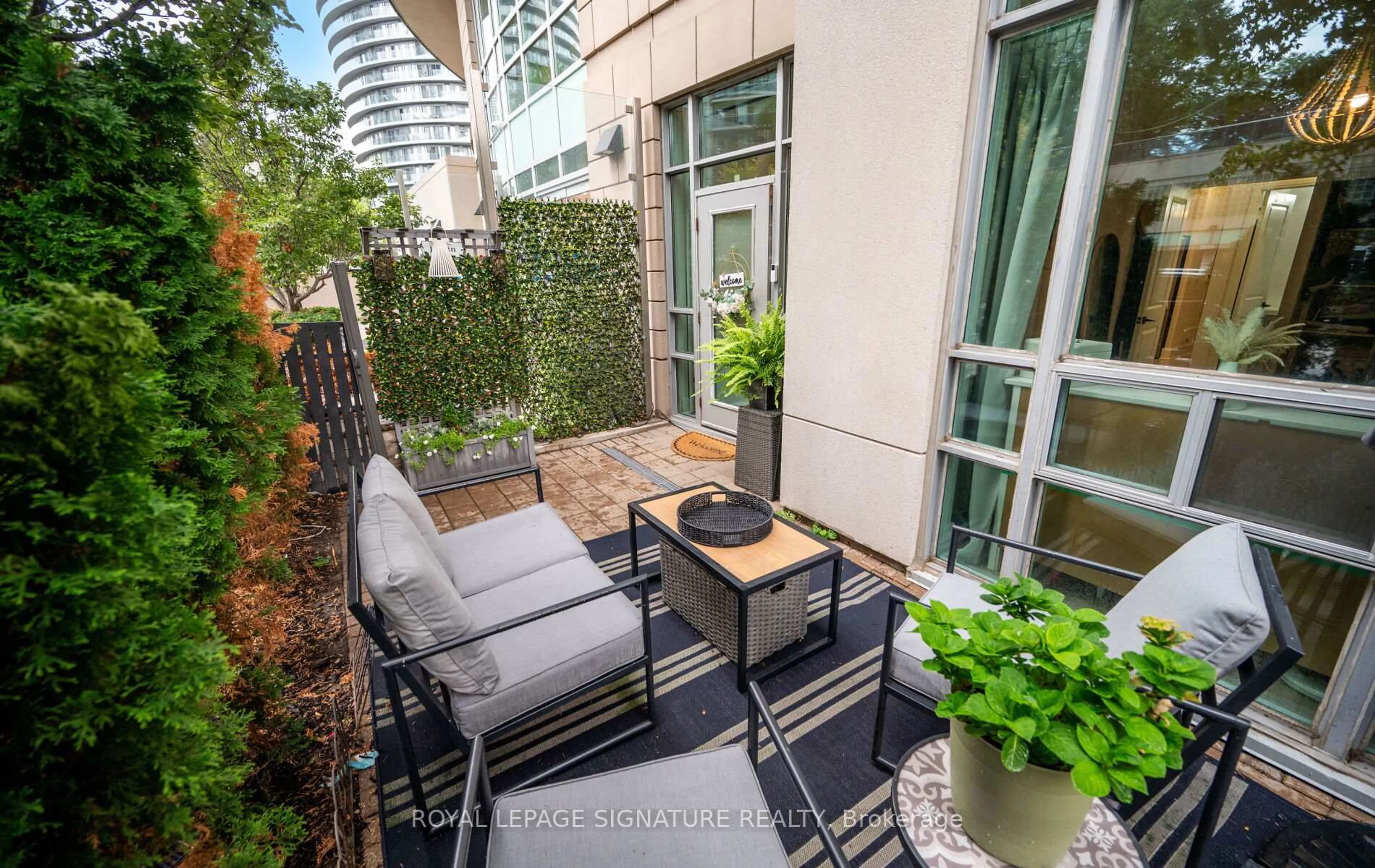 Patio, street for 80 Absolute Ave #104, Mississauga Ontario L4Z 0A5