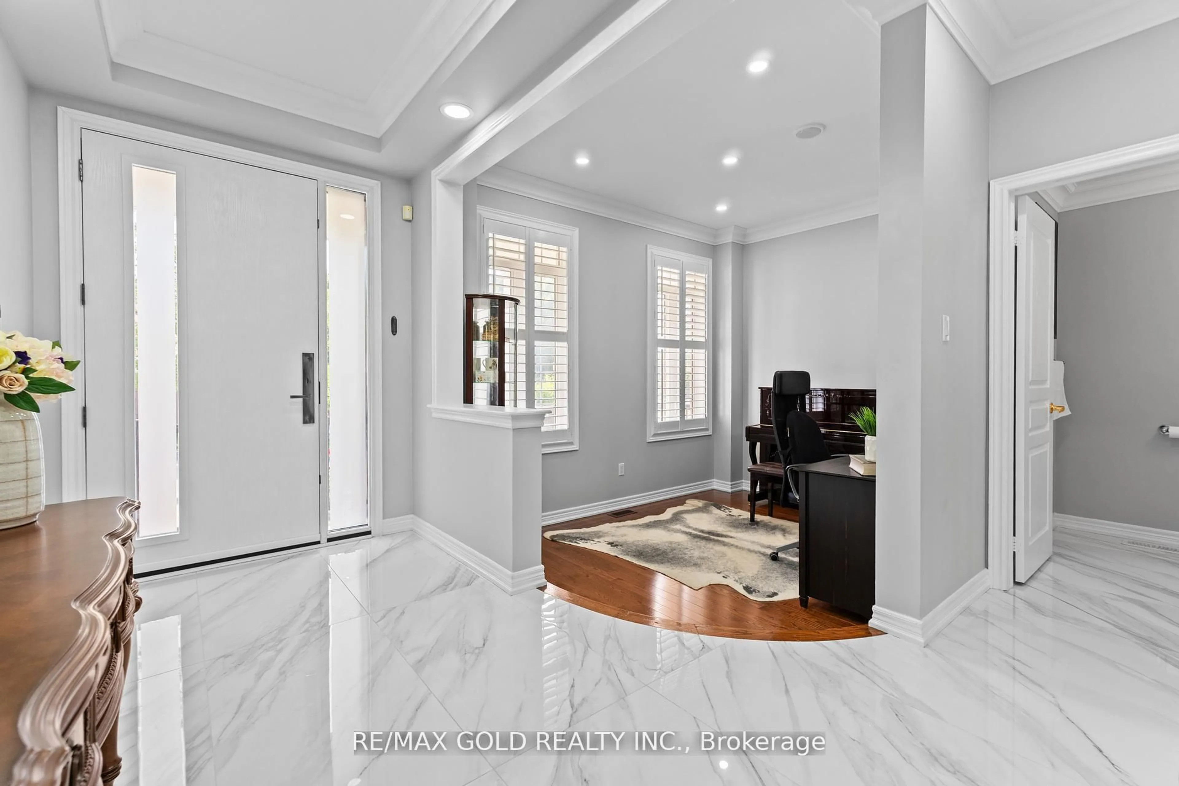 Indoor entryway for 29 Tennant Dr, Brampton Ontario L6R 0G6