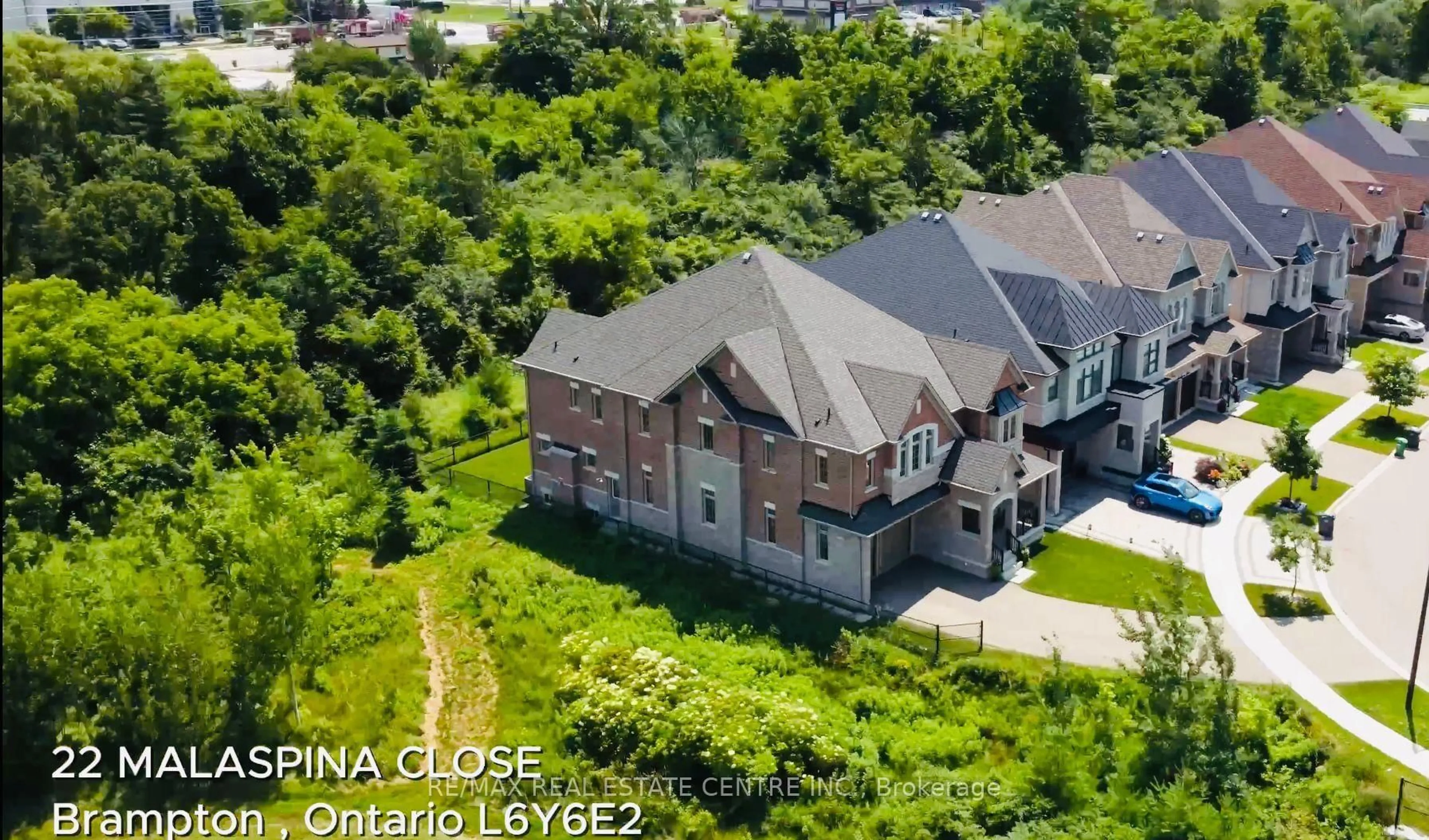 A pic from outside/outdoor area/front of a property/back of a property/a pic from drone, building for 22 Malaspina Clse, Brampton Ontario L6Y 6E2