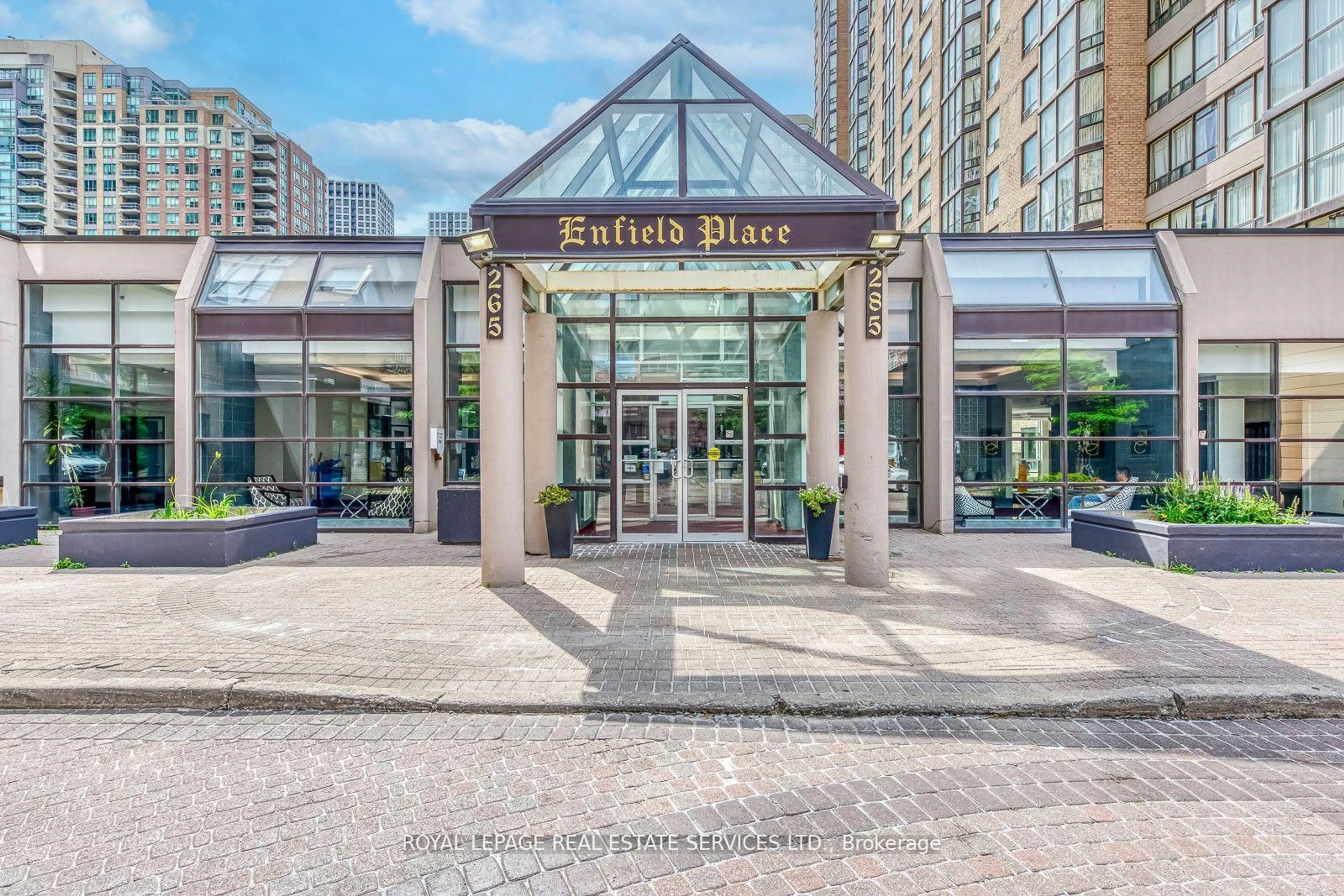 Indoor foyer for 265 Enfield Pl #1008, Mississauga Ontario L5B 3Y6
