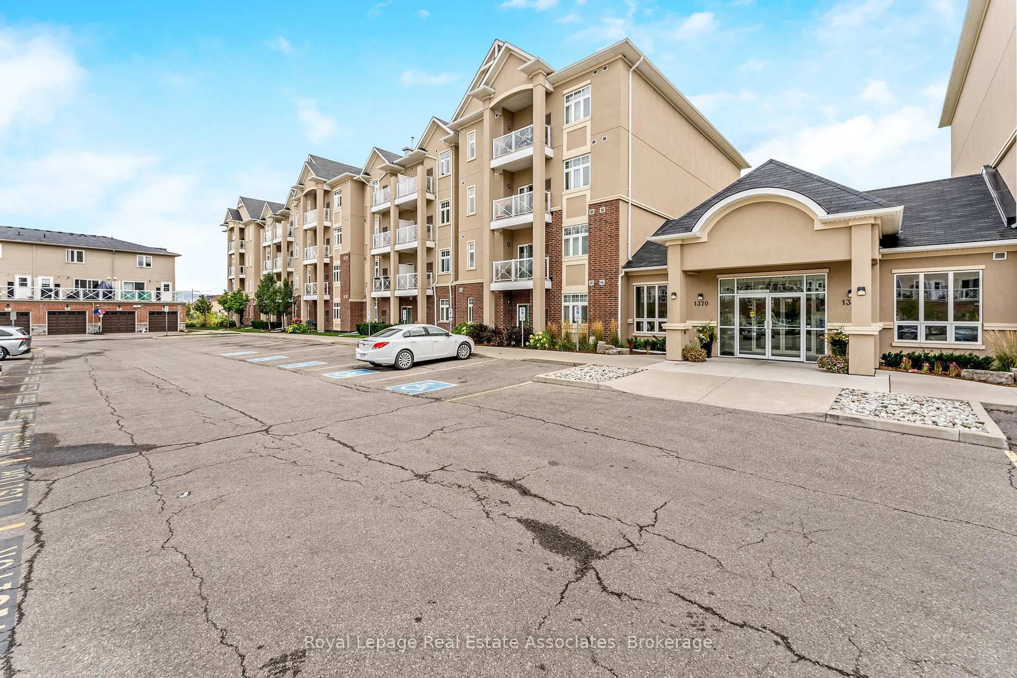 Unknown for 1370 Costigan Rd #304, Milton Ontario L9T 0Y8