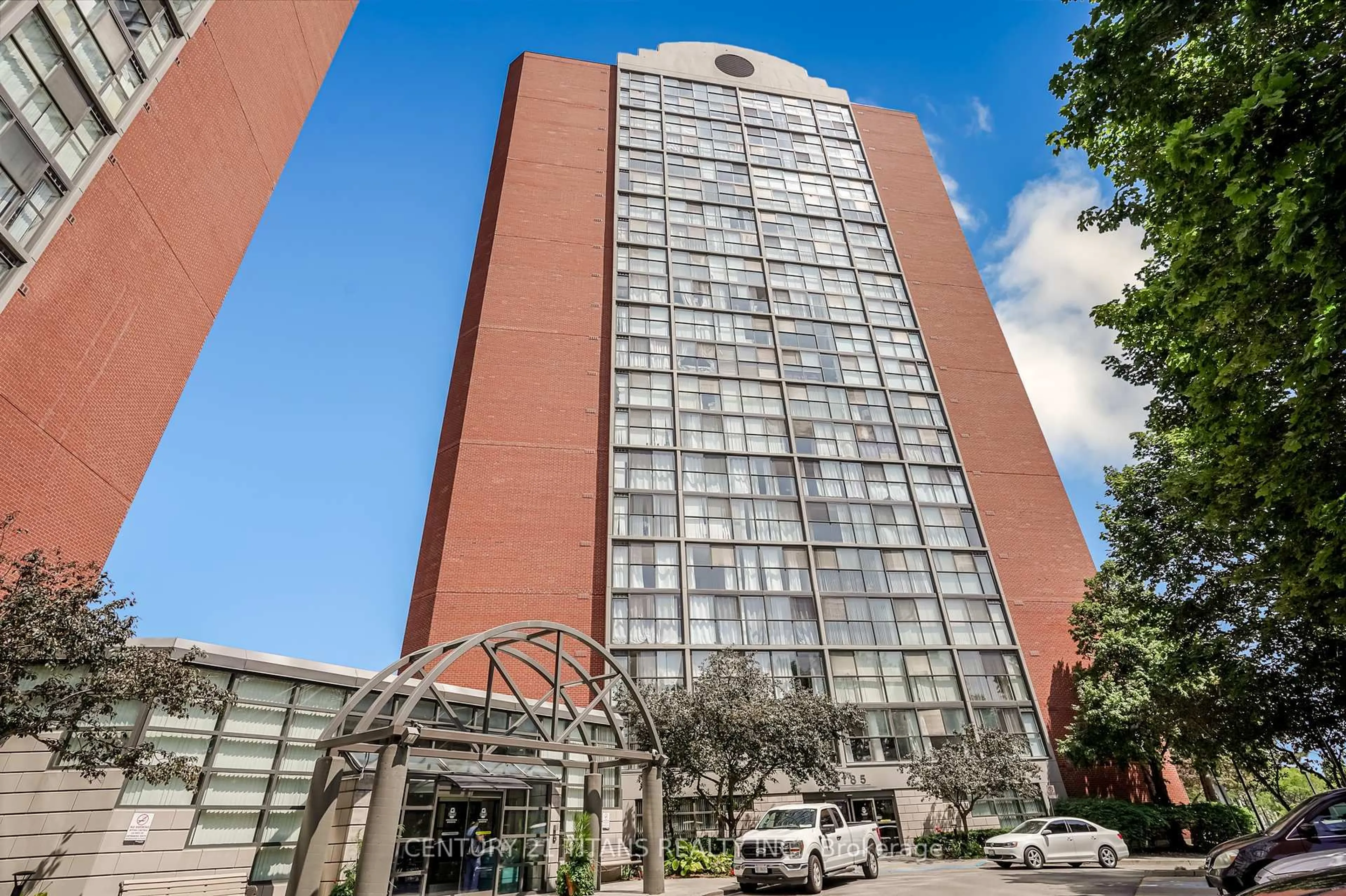 Indoor foyer for 4185 Shipp Dr #419, Mississauga Ontario L4Z 2Y8