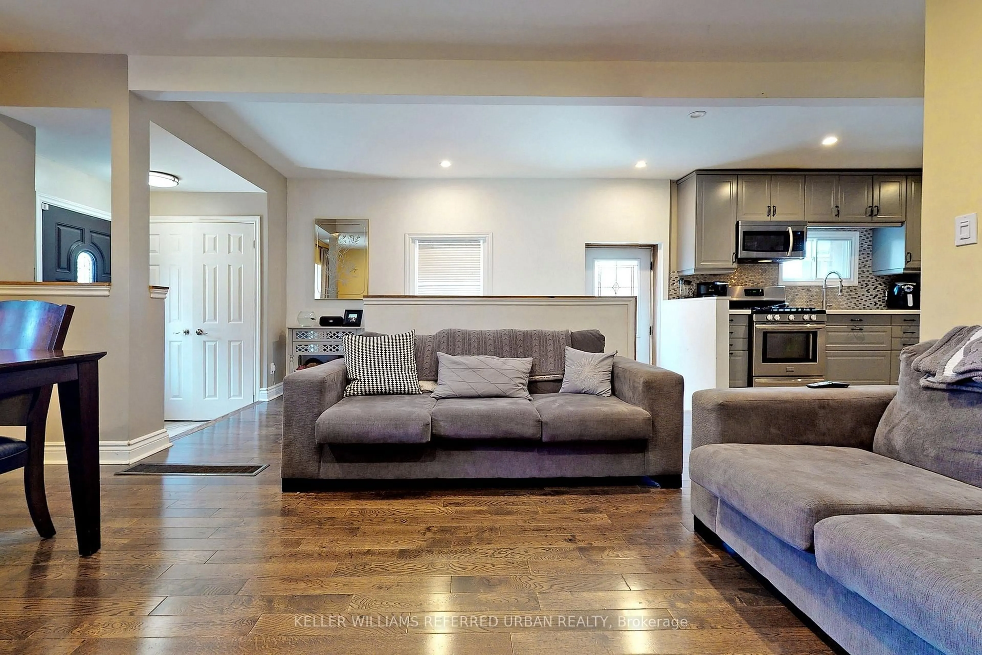 Living room with furniture, unknown for 19 Bicknell Ave, Toronto Ontario M6M 4G4
