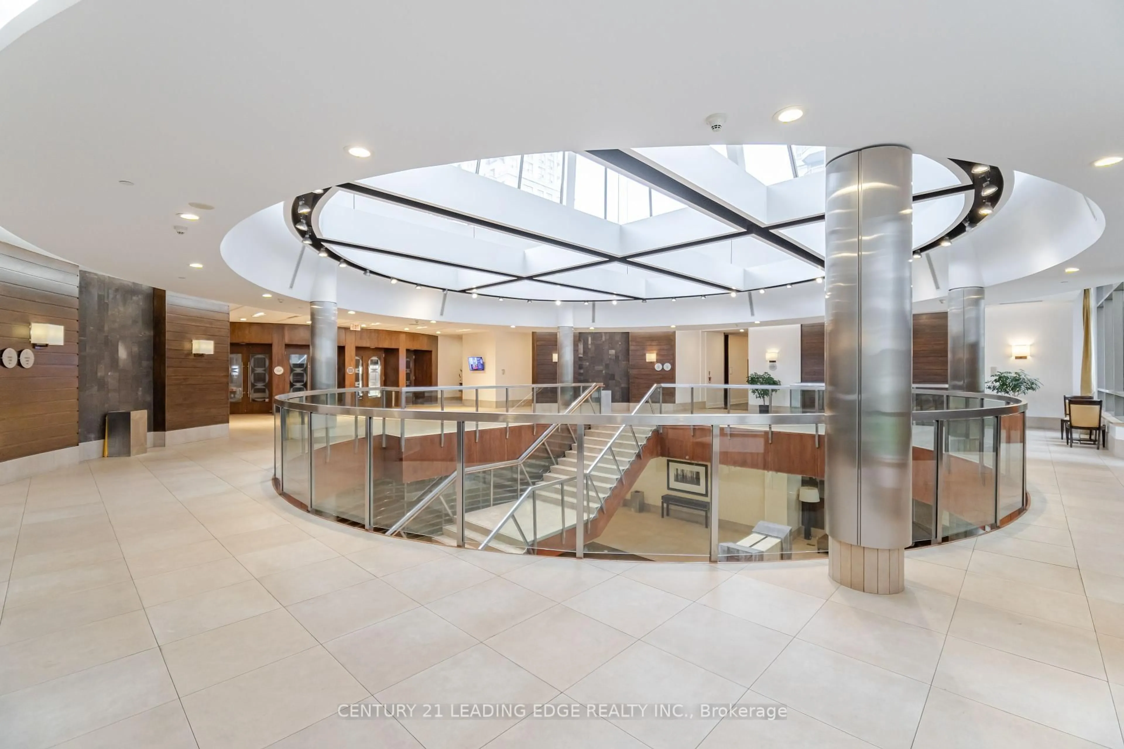 Indoor foyer for 3880 Duke Of York Blvd #1609, Mississauga Ontario L5B 4M7