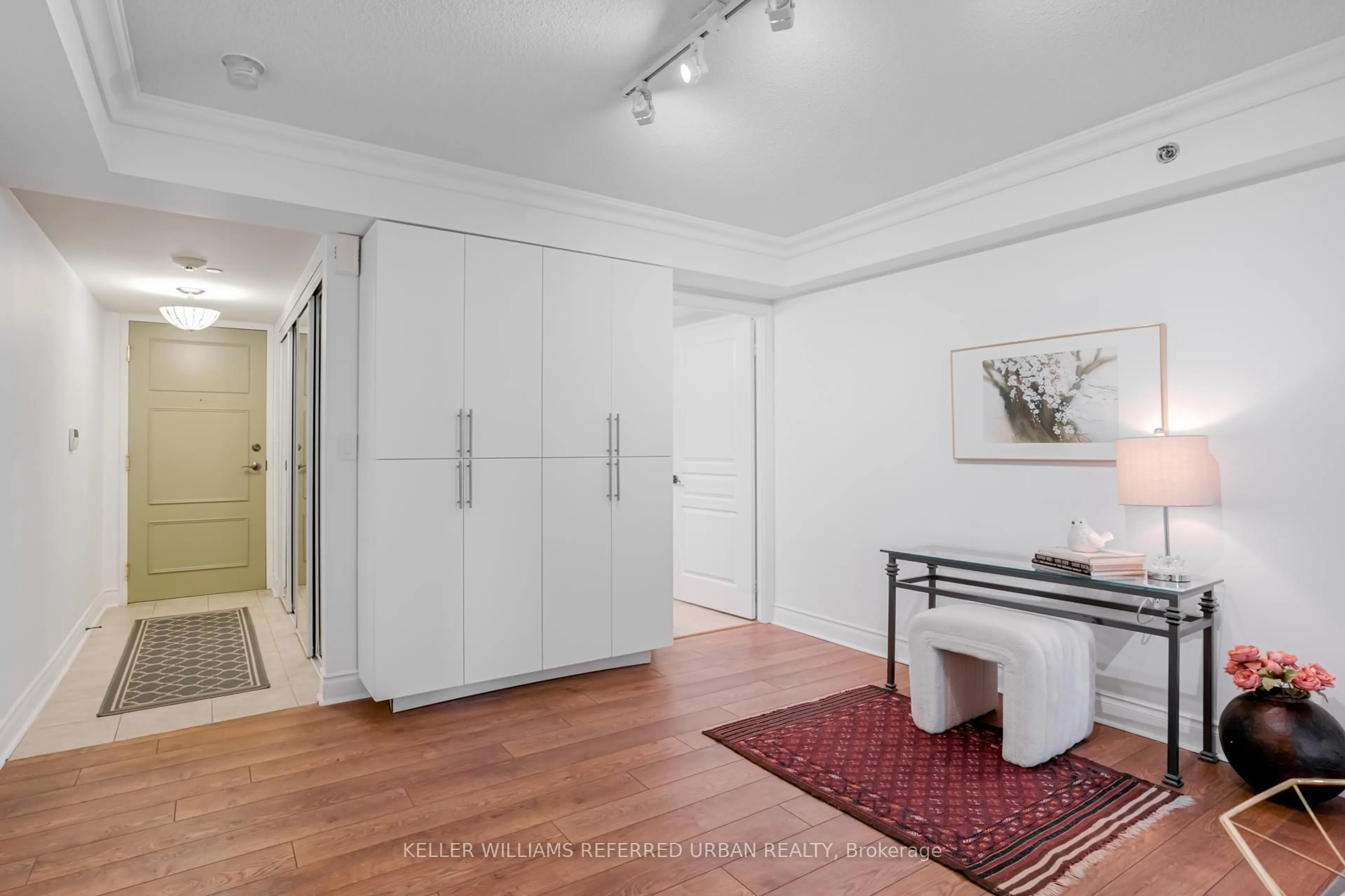 Indoor entryway for 3 Marine Parade Dr #902, Toronto Ontario M8V 3Z5