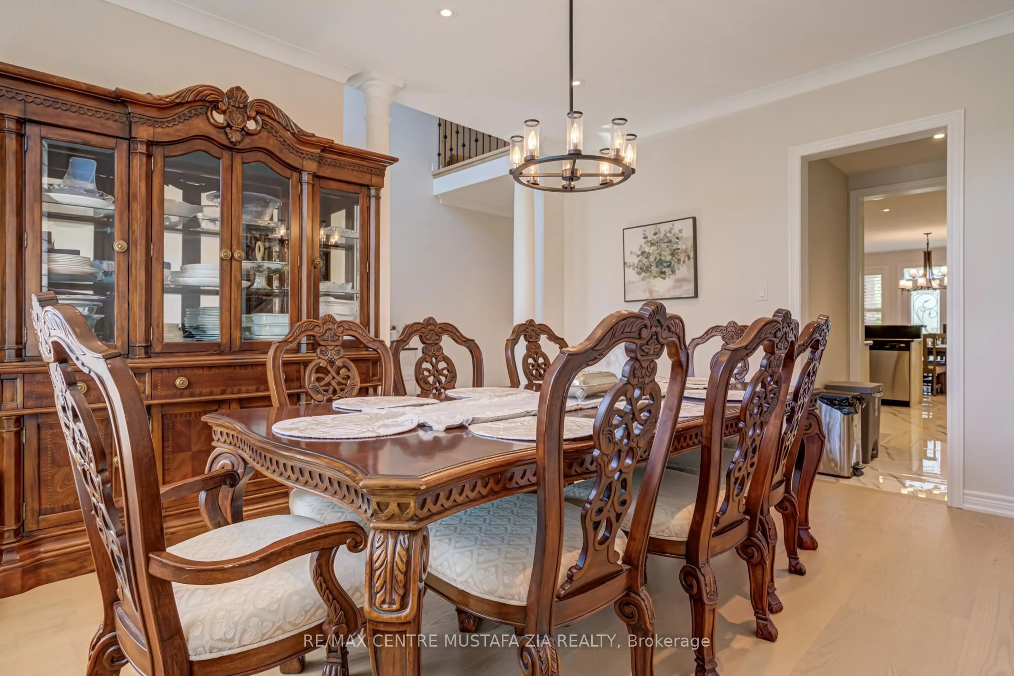 Dining room, unknown for 2522 Lyndhurst Dr, Oakville Ontario L6H 7W3