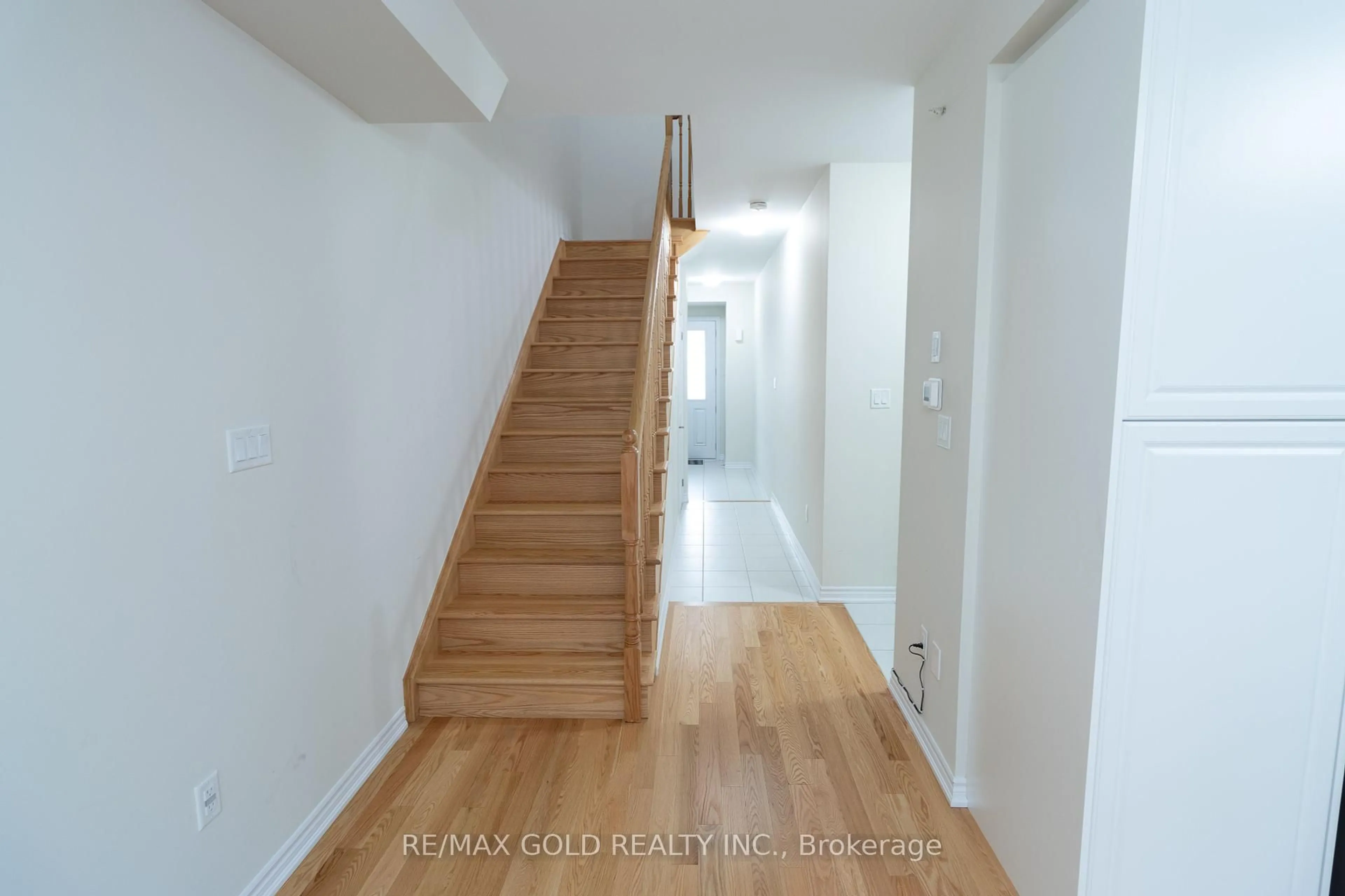 Unknown for 1384 National Common, Burlington Ontario L7P 0V6