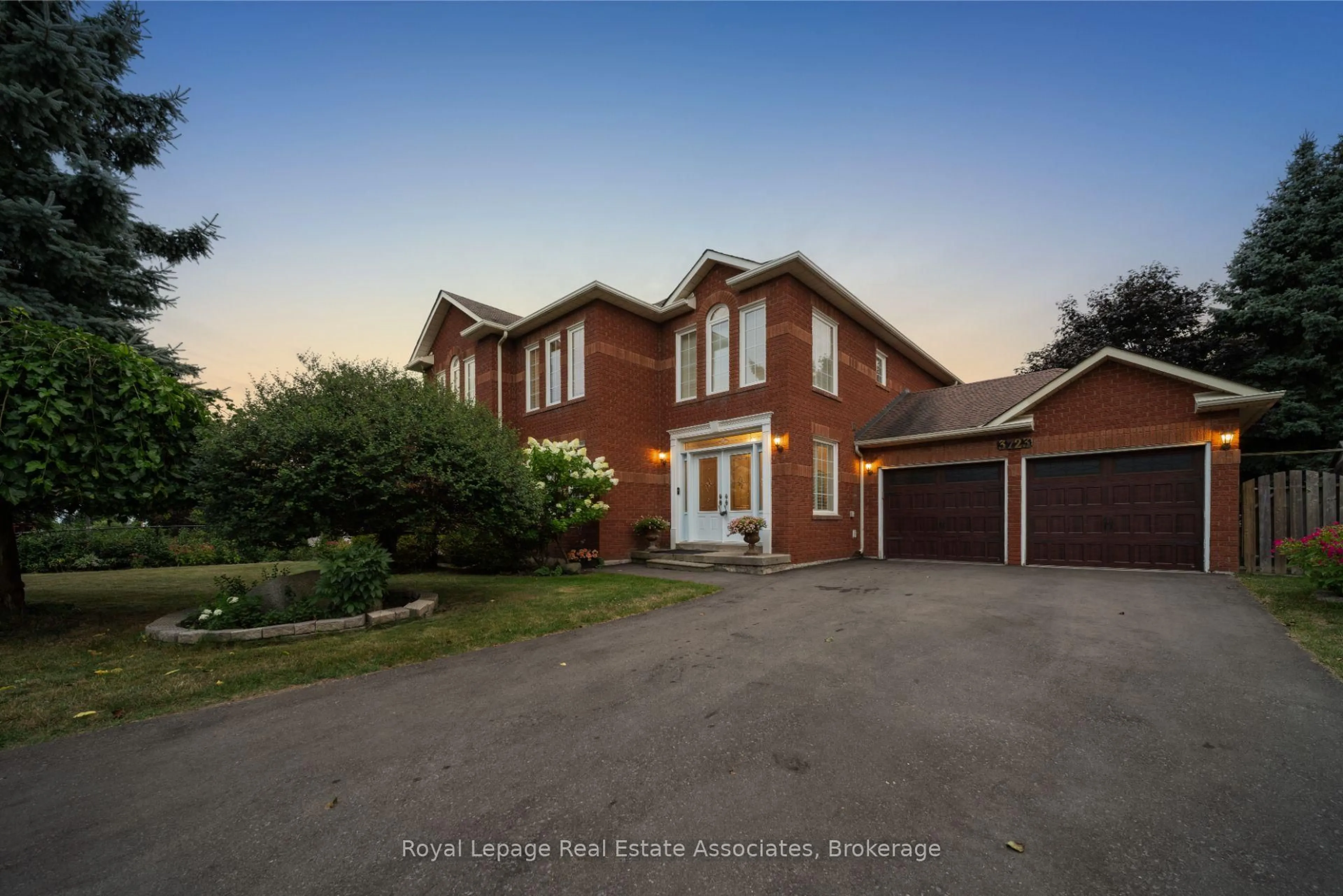 Home with brick exterior material, street for 3723 Trelawny Circ, Mississauga Ontario L5N 5J7