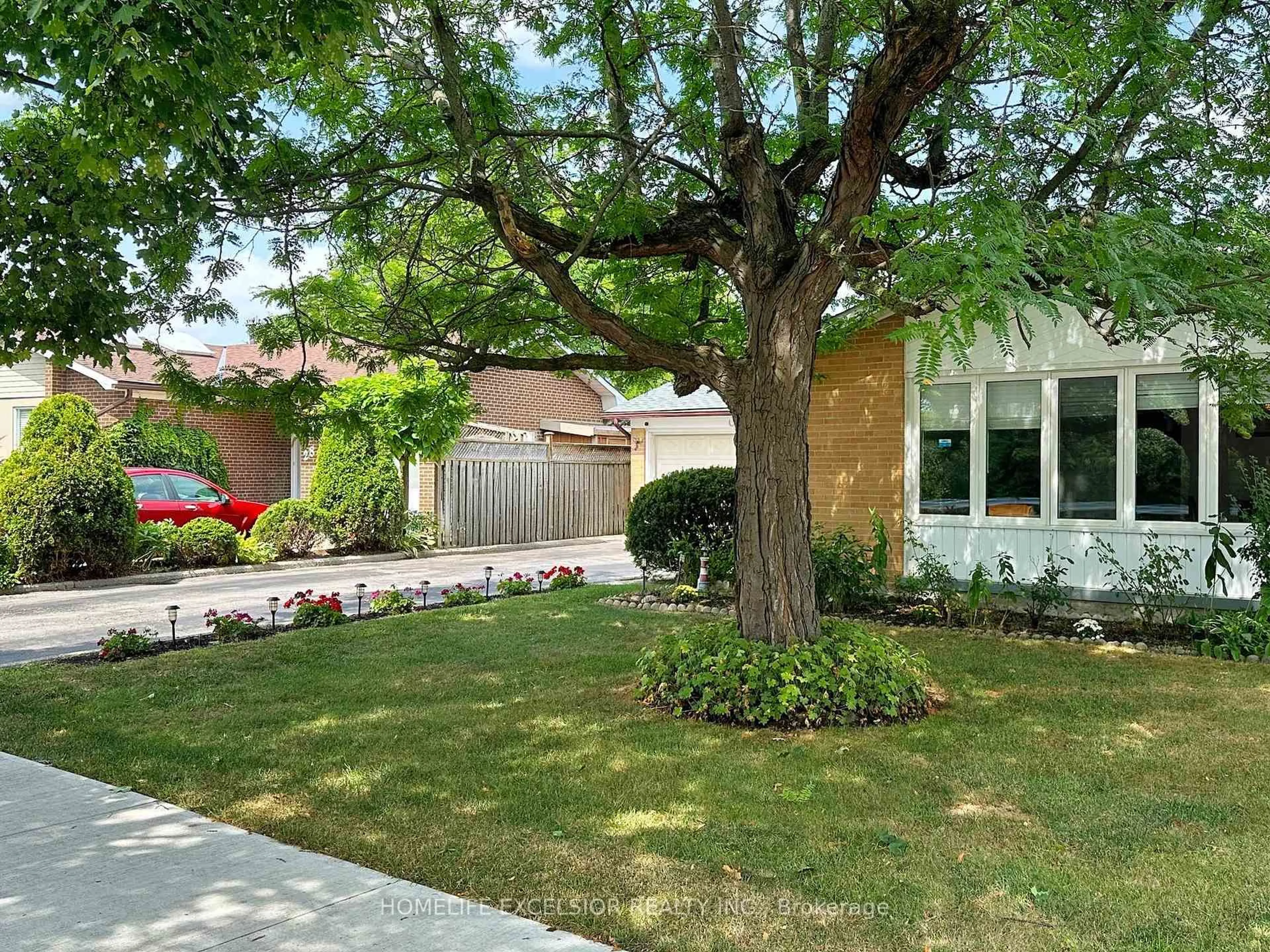 Unknown for 26 John Garland Blvd, Toronto Ontario M9V 1N3