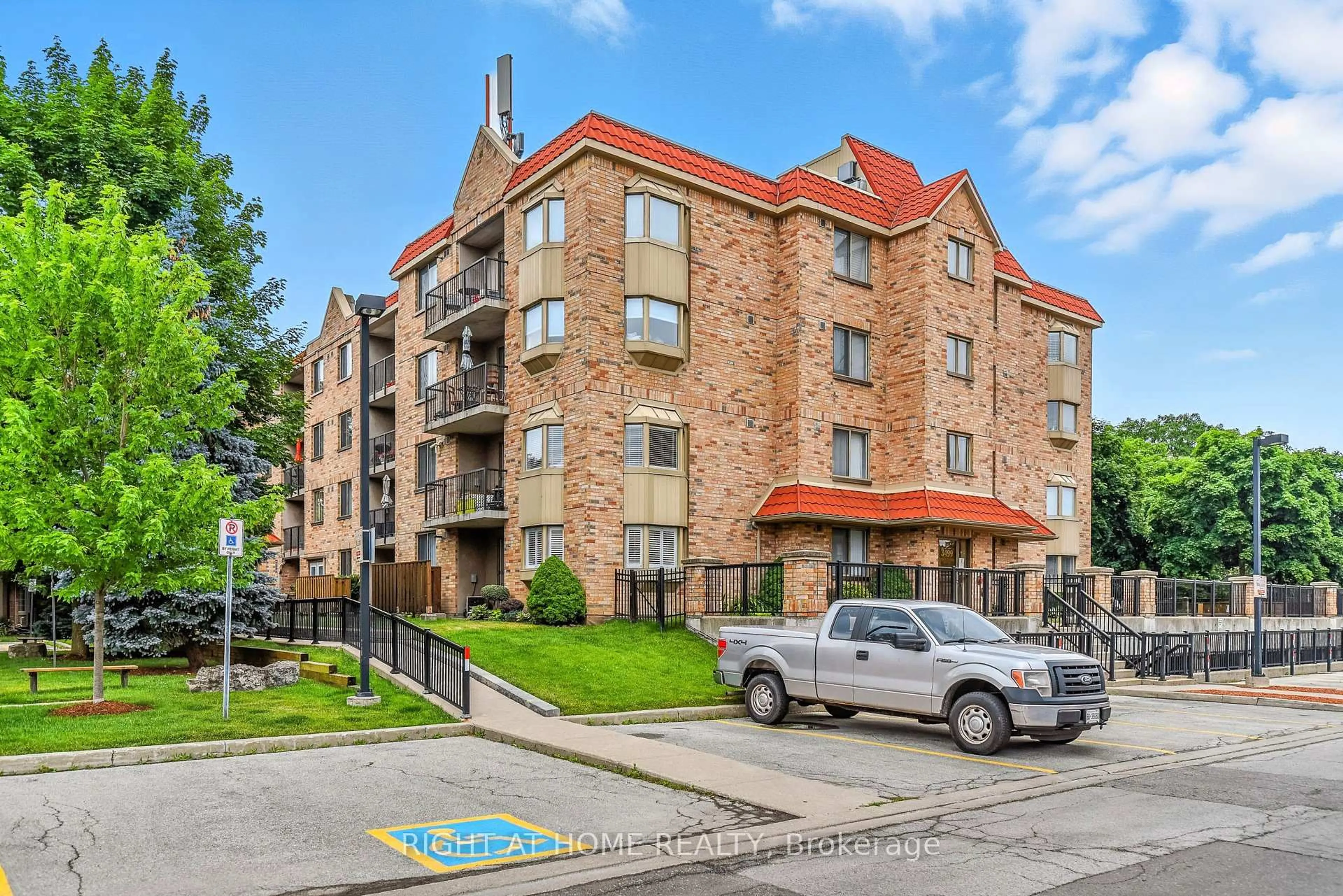 Unknown for 3499 Upper Middle Rd #404, Burlington Ontario L7M 4M7