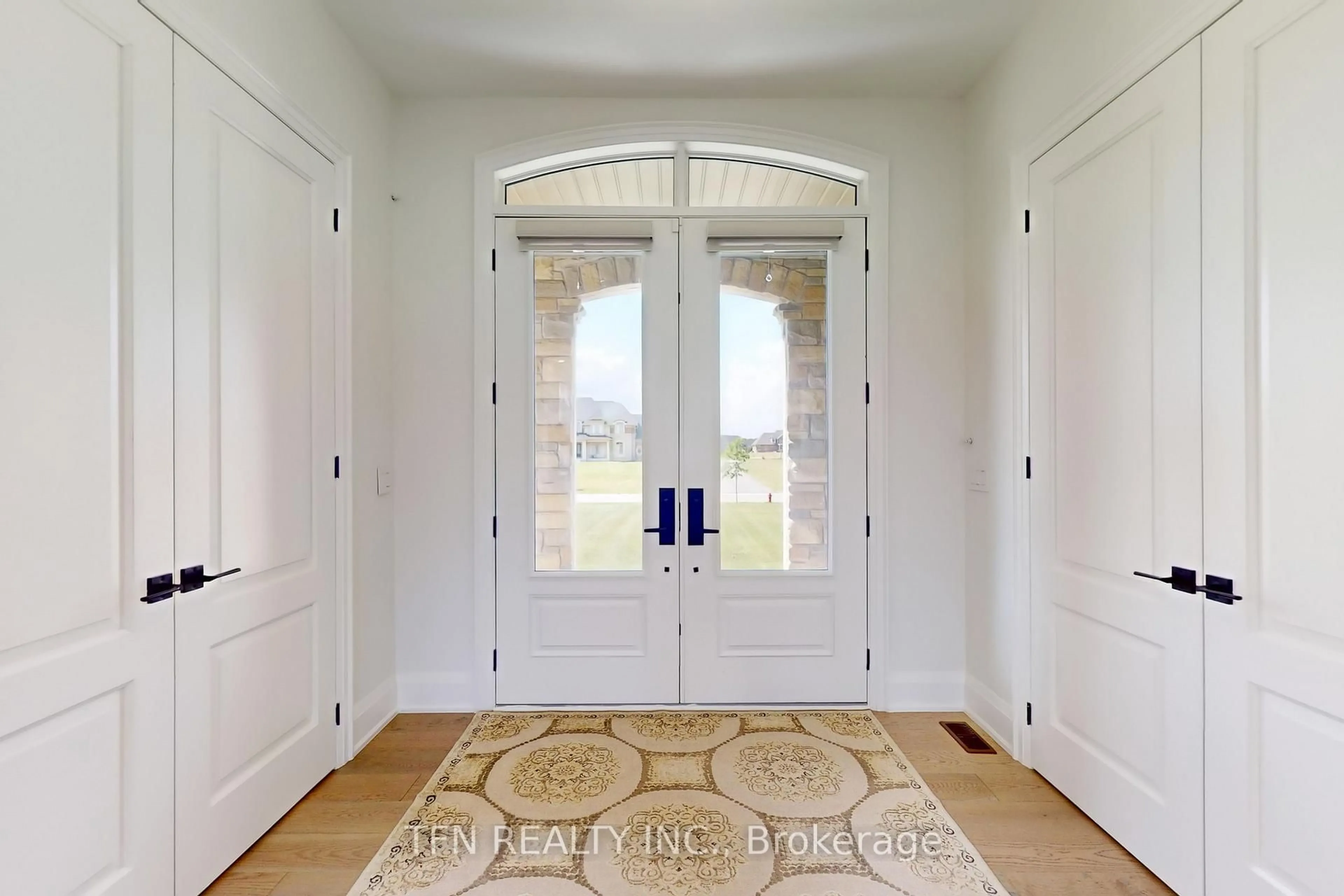 Indoor entryway for 258 Amos Dr, Caledon Ontario L7E 4L7