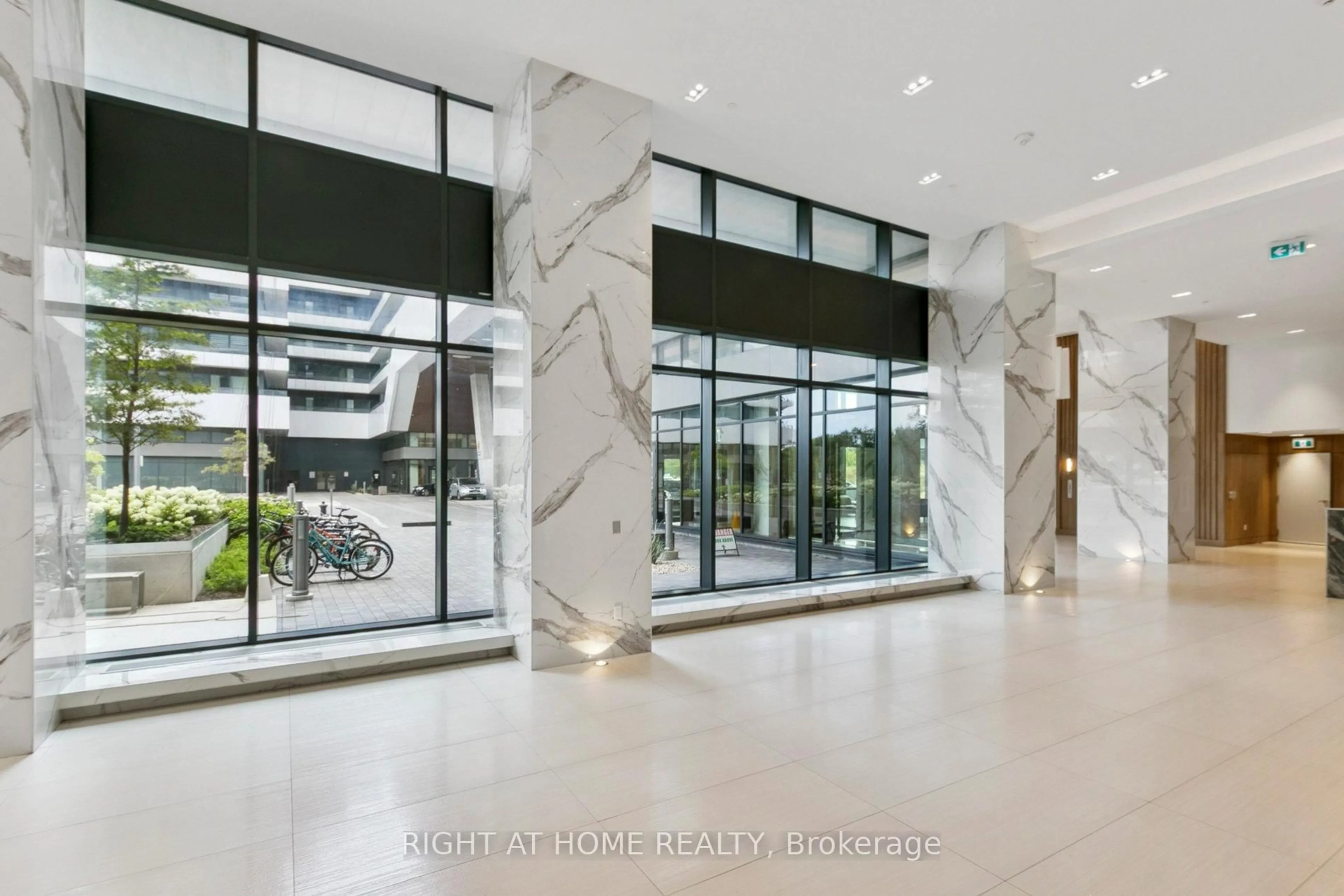 Indoor foyer for 30 Shore Breeze Dr #2217, Toronto Ontario M8V 0J1