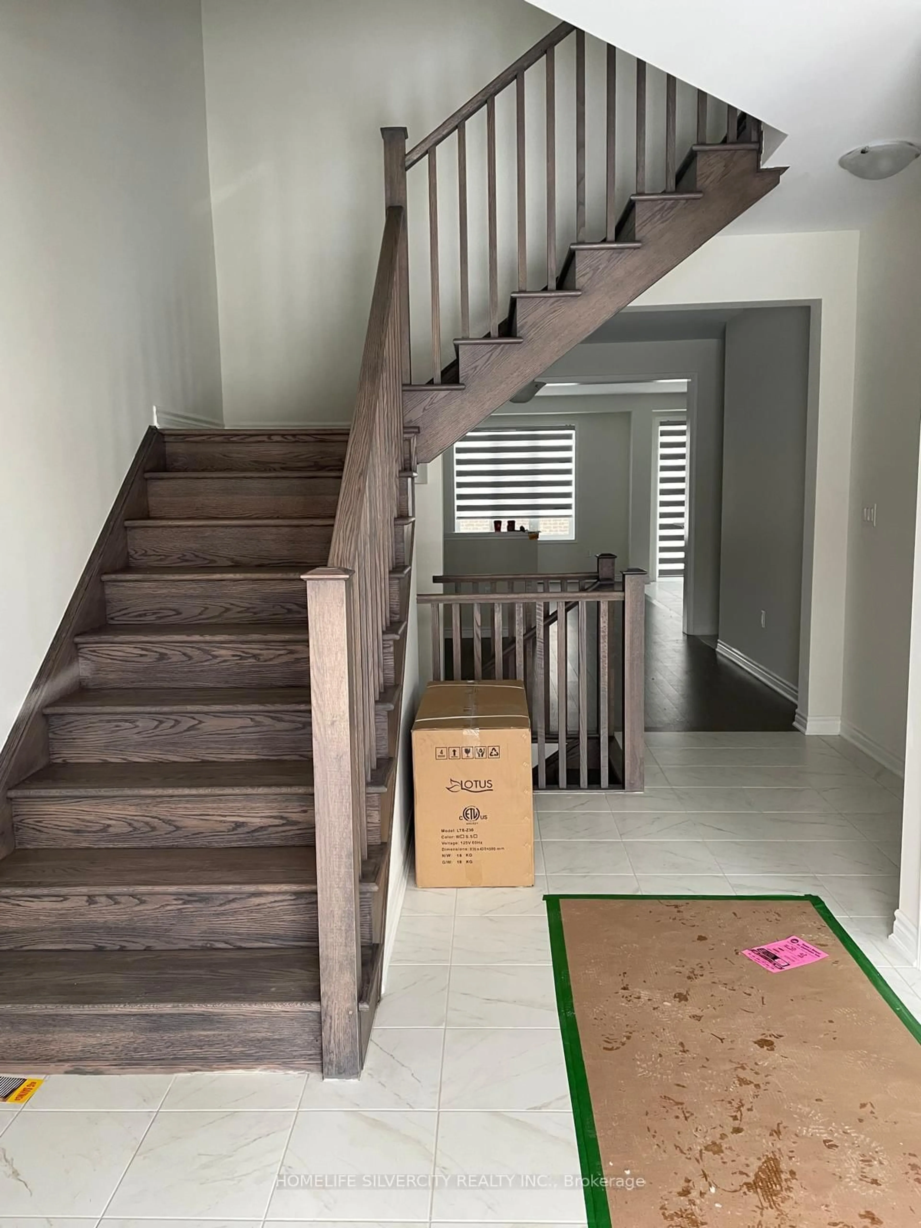 Stairs for 24 Eberly Wood, Caledon Ontario L7A 0H1