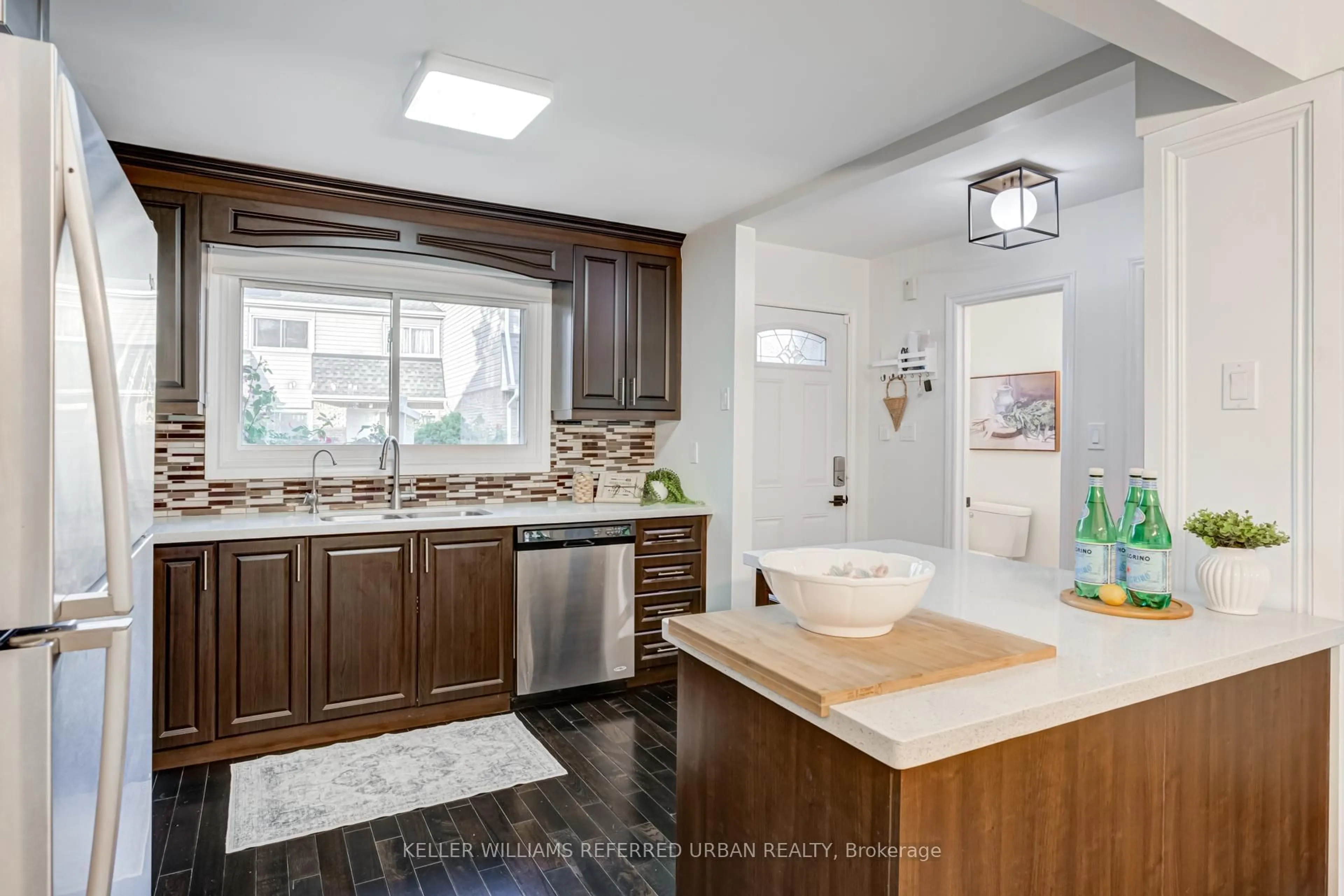 Contemporary bathroom, ceramic/tile floor for 2050 Upper Middle Rd #26, Burlington Ontario L7P 3R9