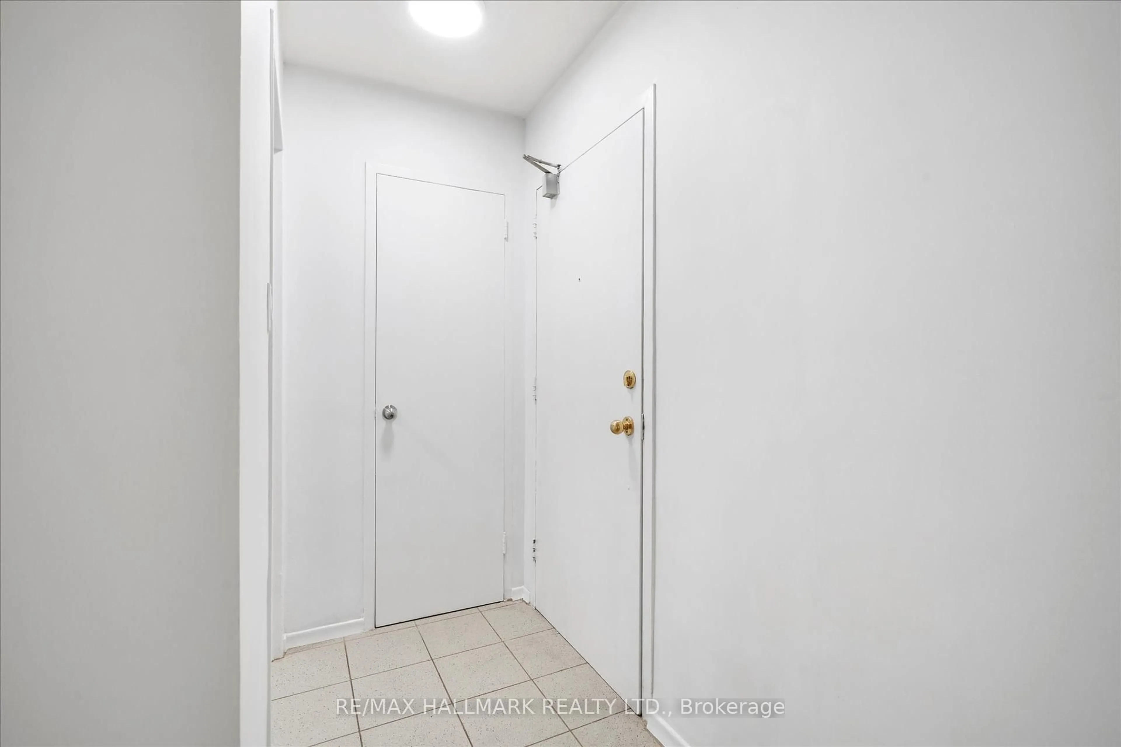 Unknown for 3320 Fieldgate Dr #404, Mississauga Ontario L4X 2J2