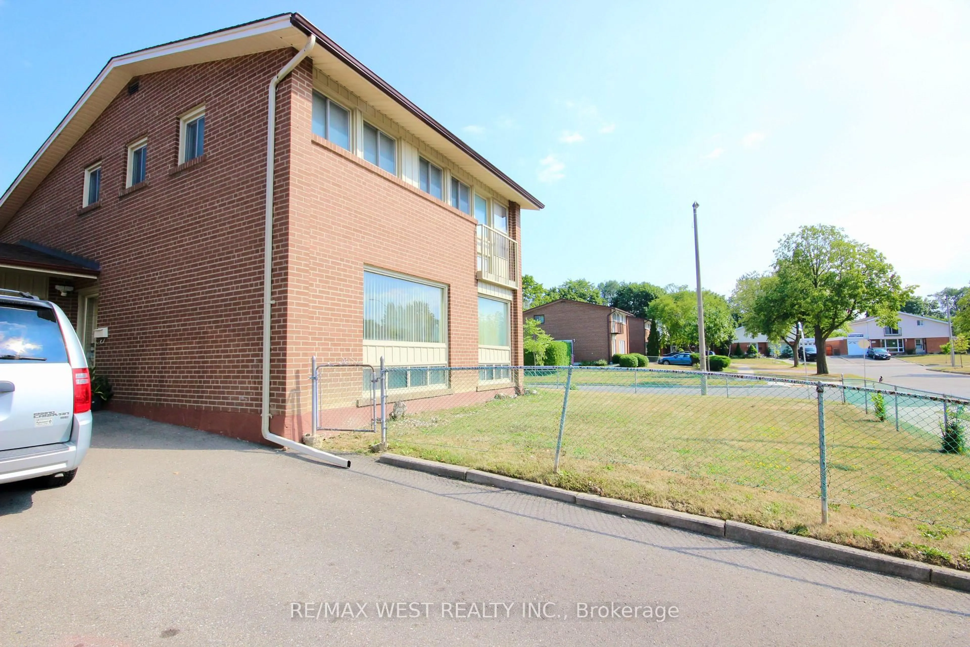 A pic from outside/outdoor area/front of a property/back of a property/a pic from drone, unknown for 84 Orpington Cres, Toronto Ontario M9V 3E7