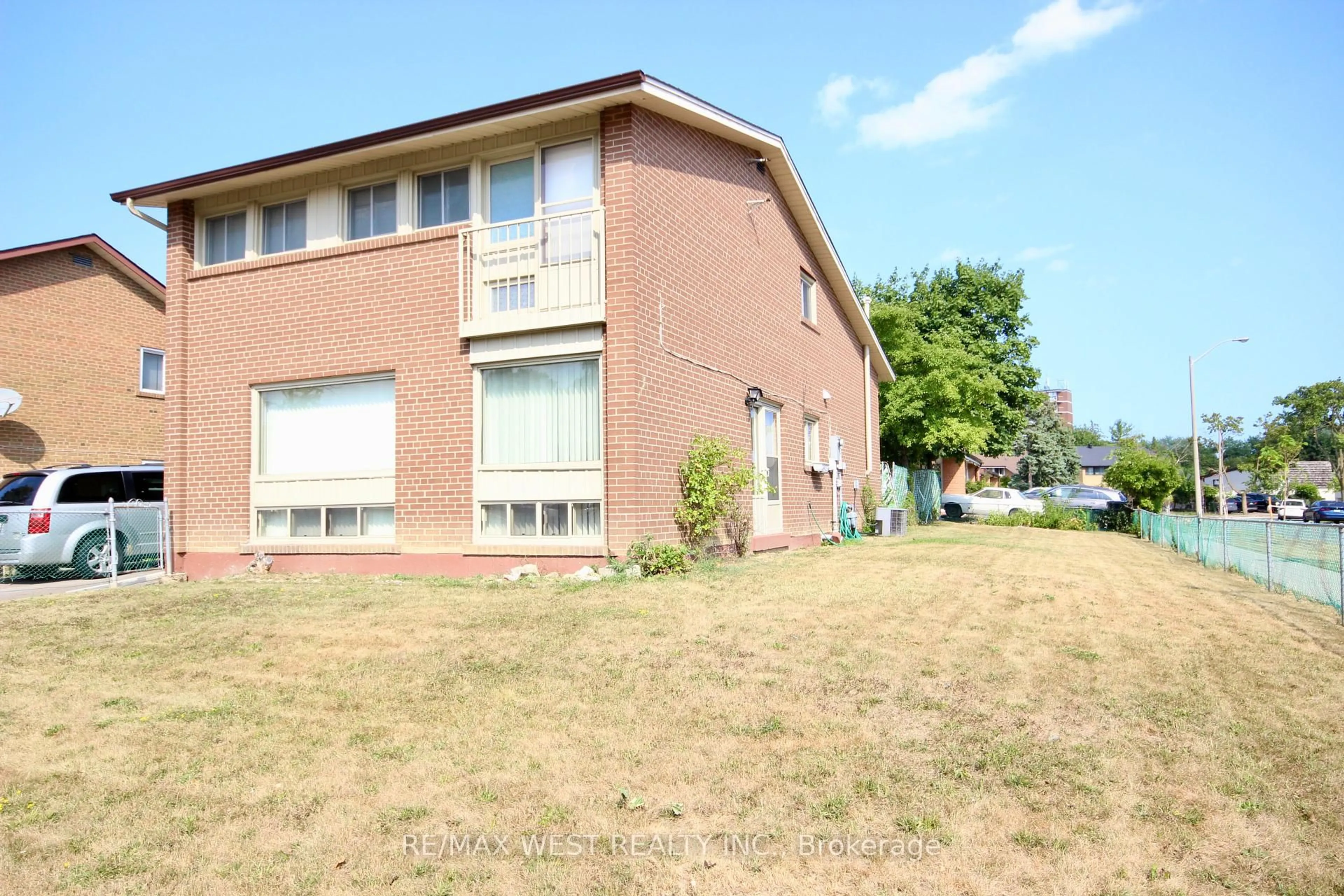 Home with brick exterior material, building for 84 Orpington Cres, Toronto Ontario M9V 3E7