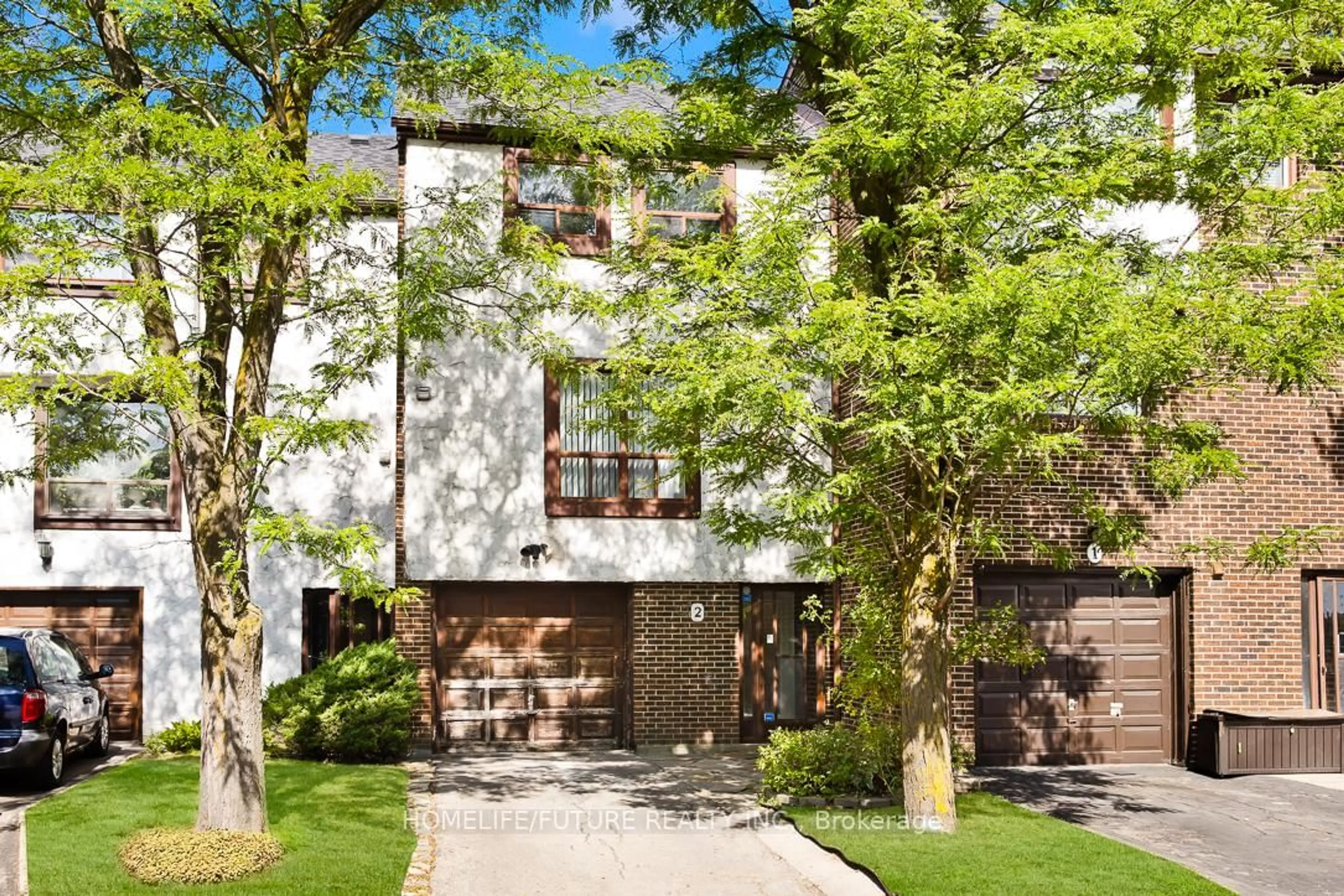 Home with brick exterior material, street for 4020 Brandon Gate Dr #2, Mississauga Ontario L4T 3W8
