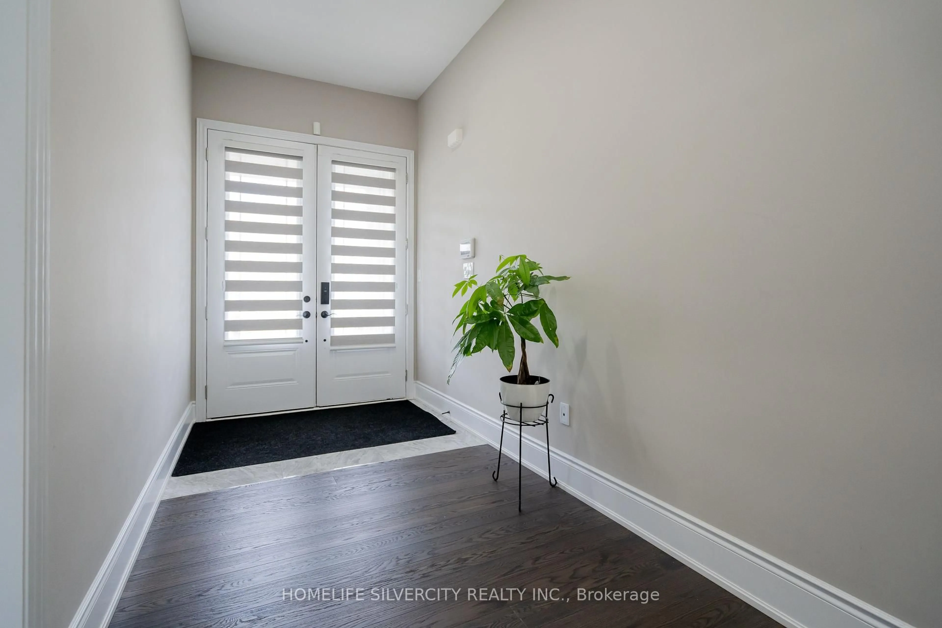 Indoor entryway for 15 Moonstruck St, Caledon Ontario L7C 3A3