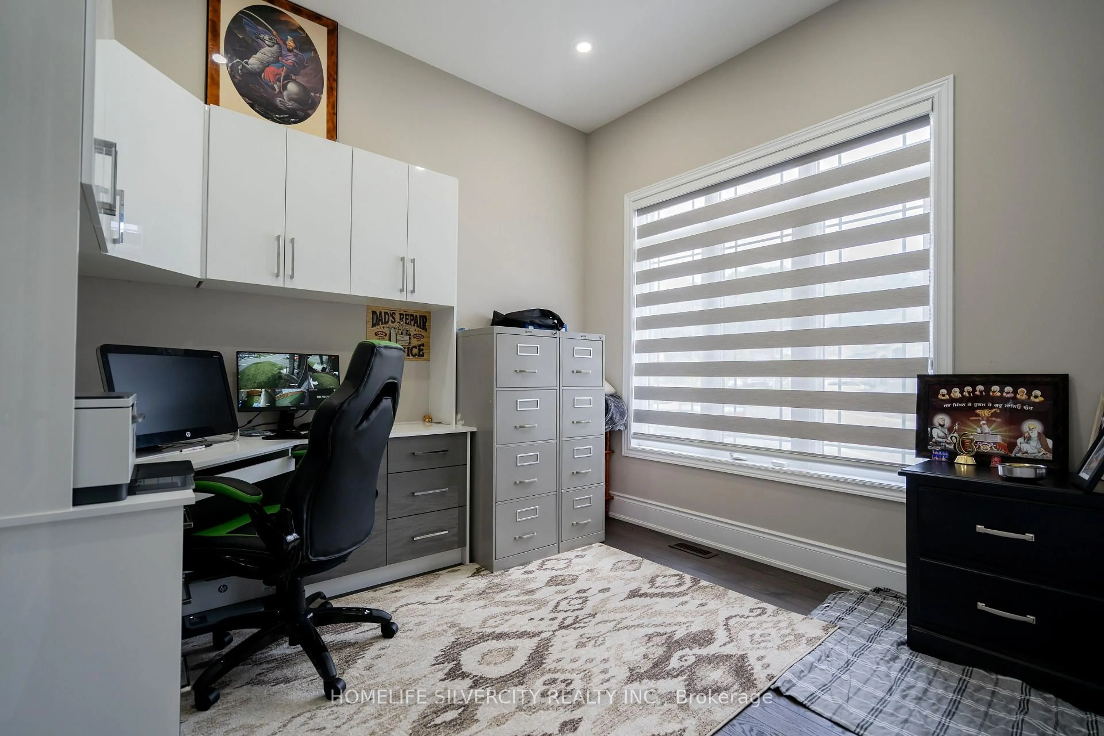 A pic of a room for 15 Moonstruck St, Caledon Ontario L7C 3A3