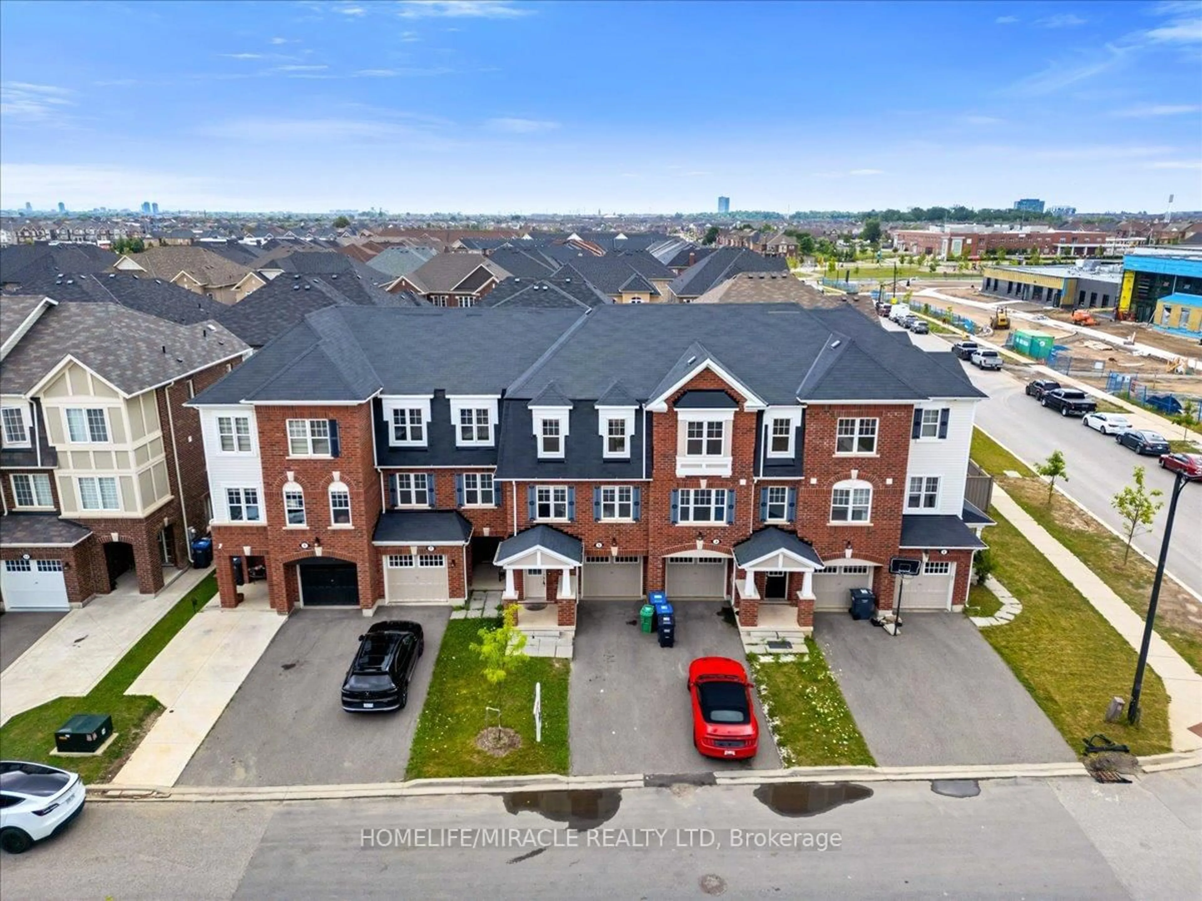 A pic from outside/outdoor area/front of a property/back of a property/a pic from drone, street for 5 Stewardship Rd, Brampton Ontario L7A 4W5