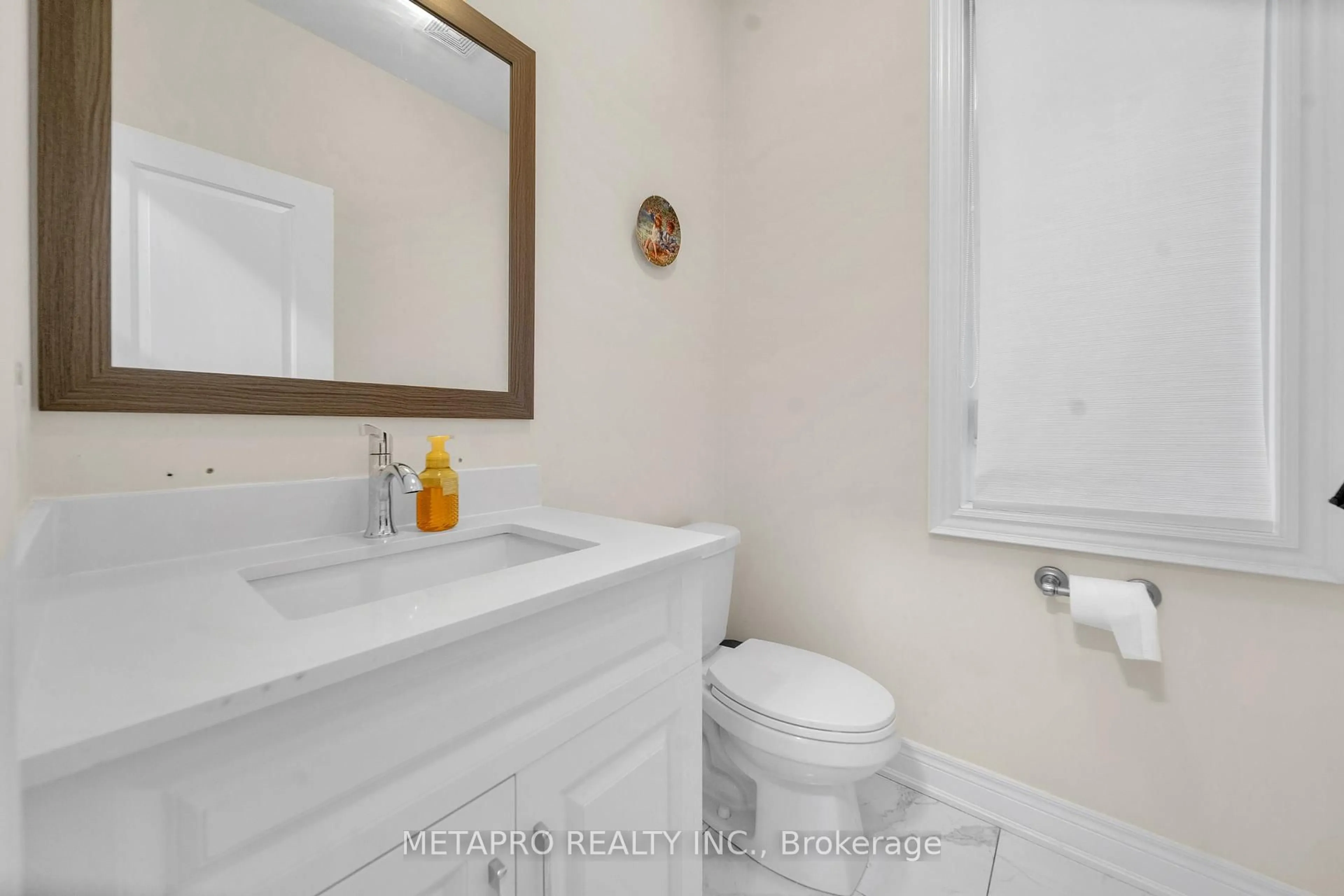 Standard bathroom, ceramic/tile floor for 5 Blue Silo Way, Brampton Ontario L6X 5P5