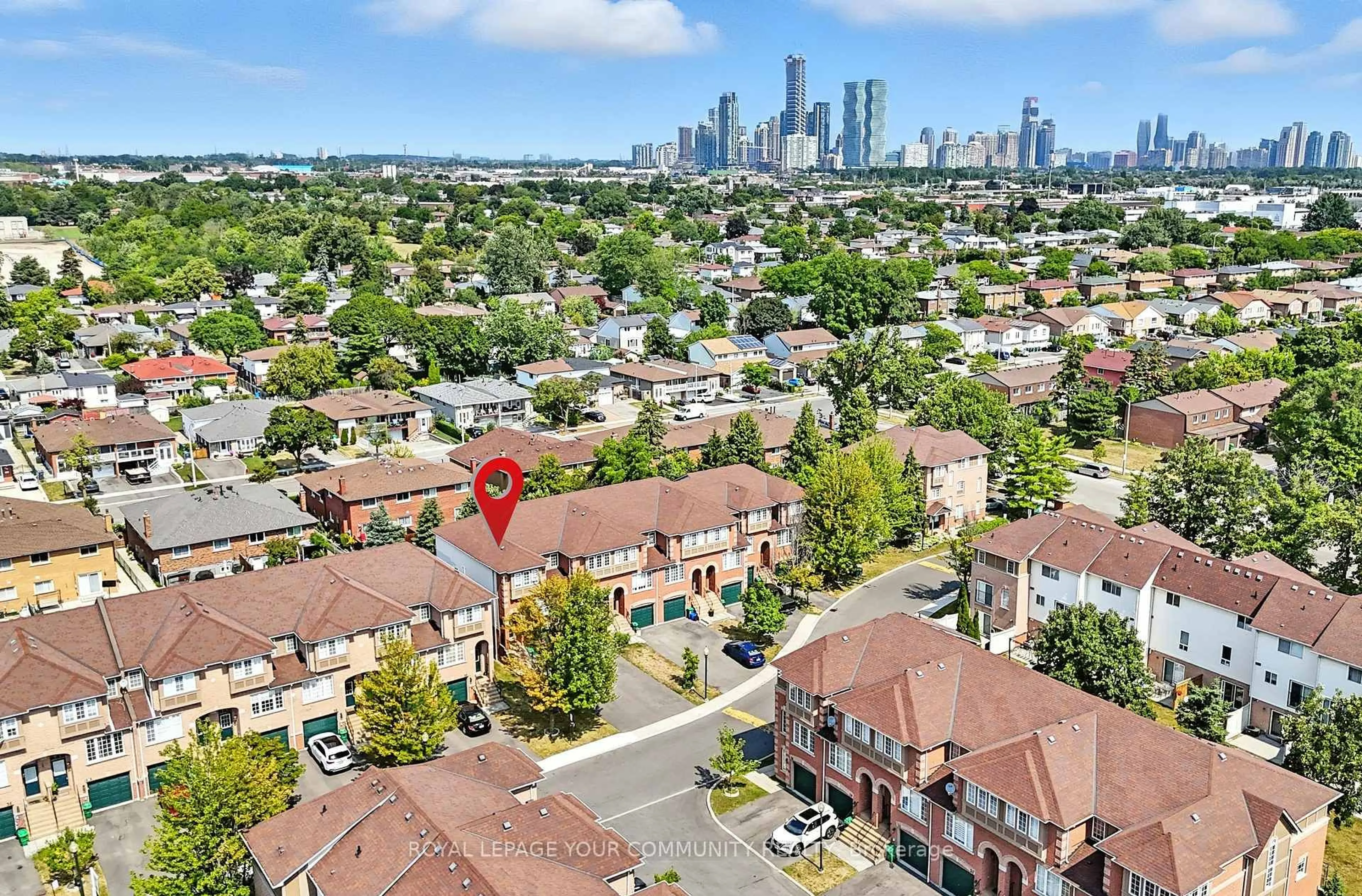 A pic from outside/outdoor area/front of a property/back of a property/a pic from drone, city buildings view from balcony for 3020 Cedarglen Gate #17, Mississauga Ontario L5C 4S7